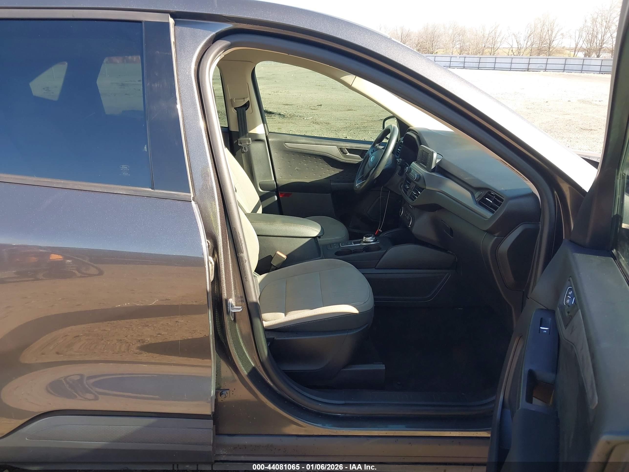 FORD ESCAPE image 5