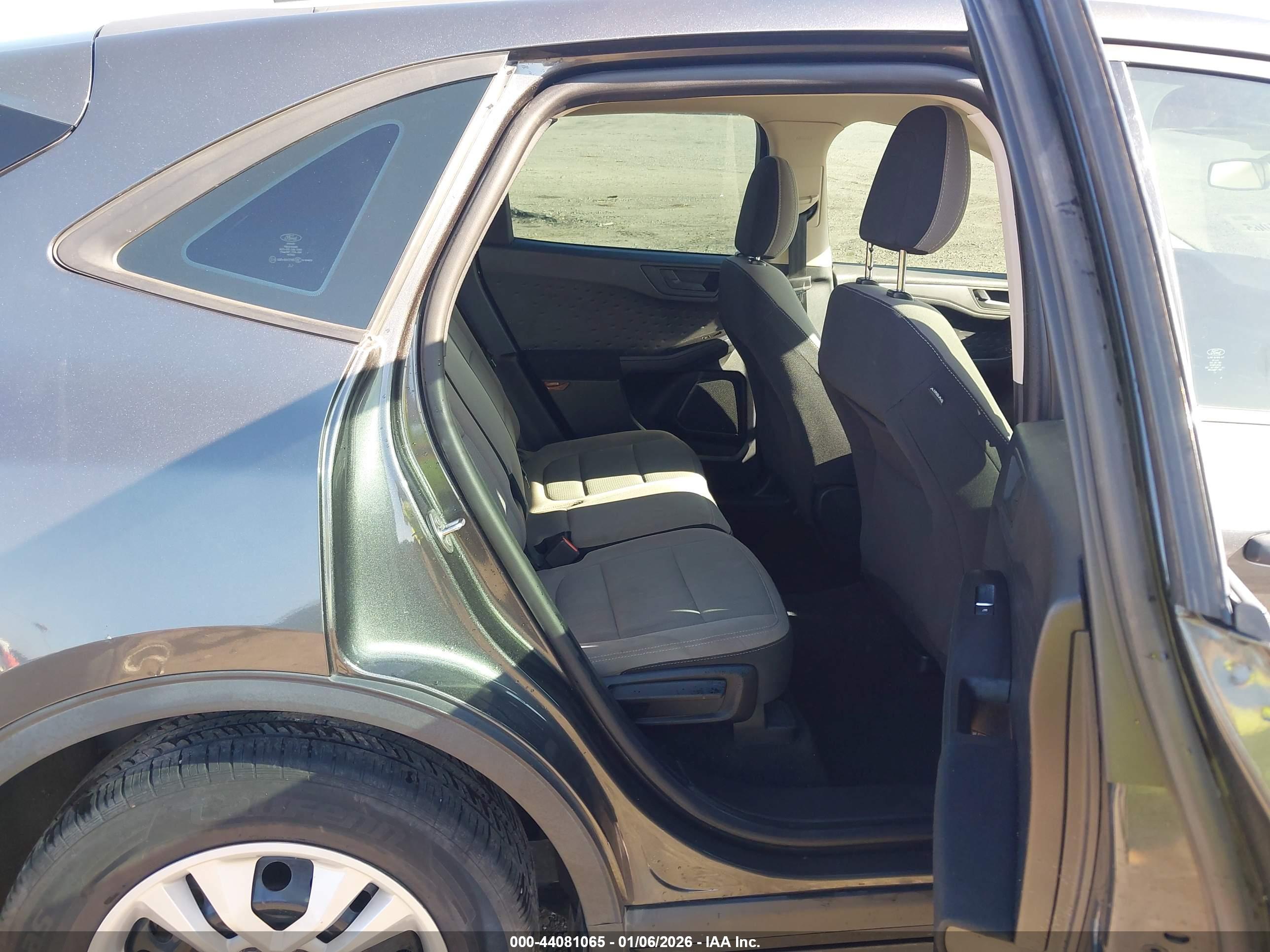 FORD ESCAPE image 8