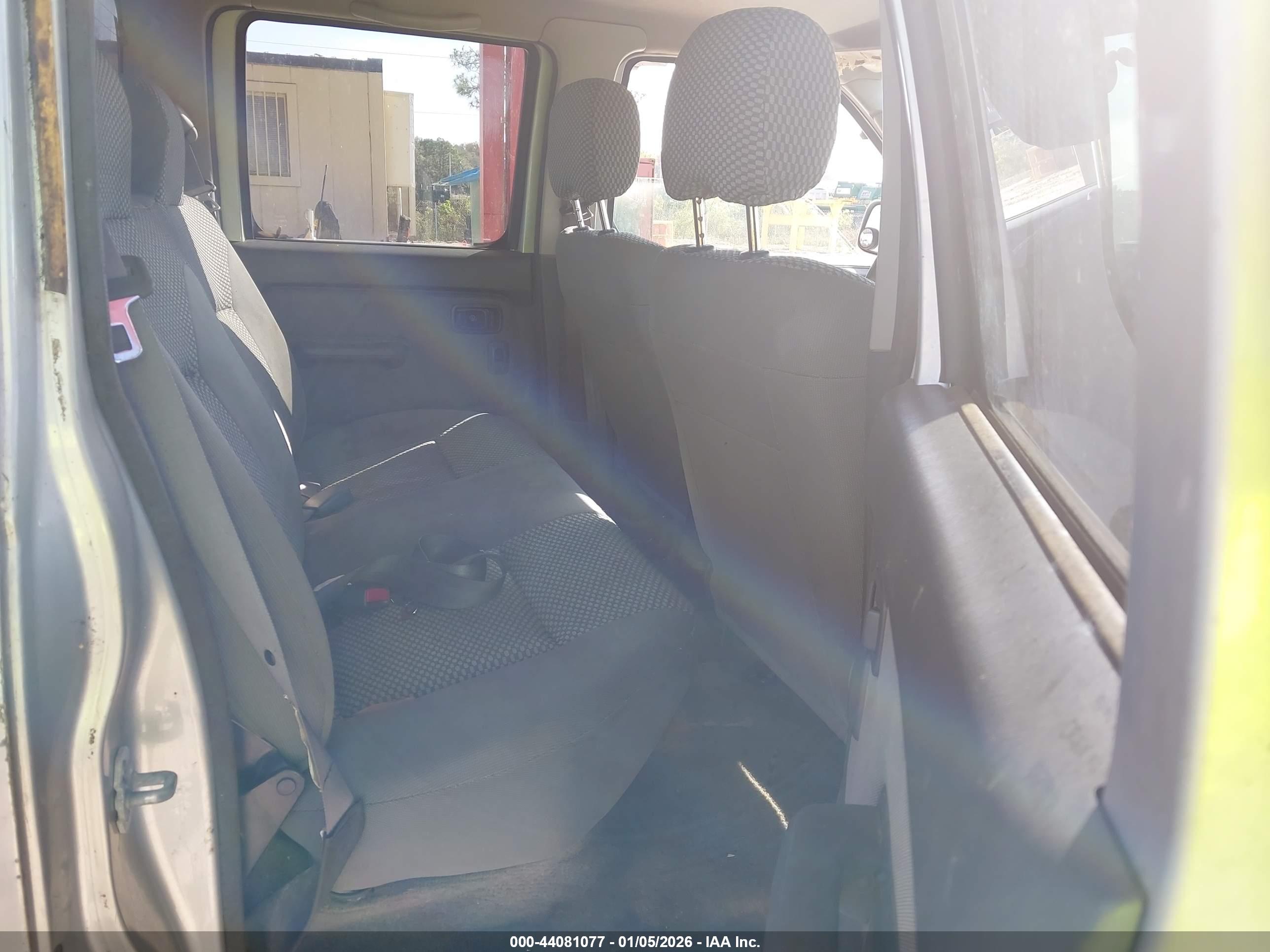 NISSAN FRONTIER image 8