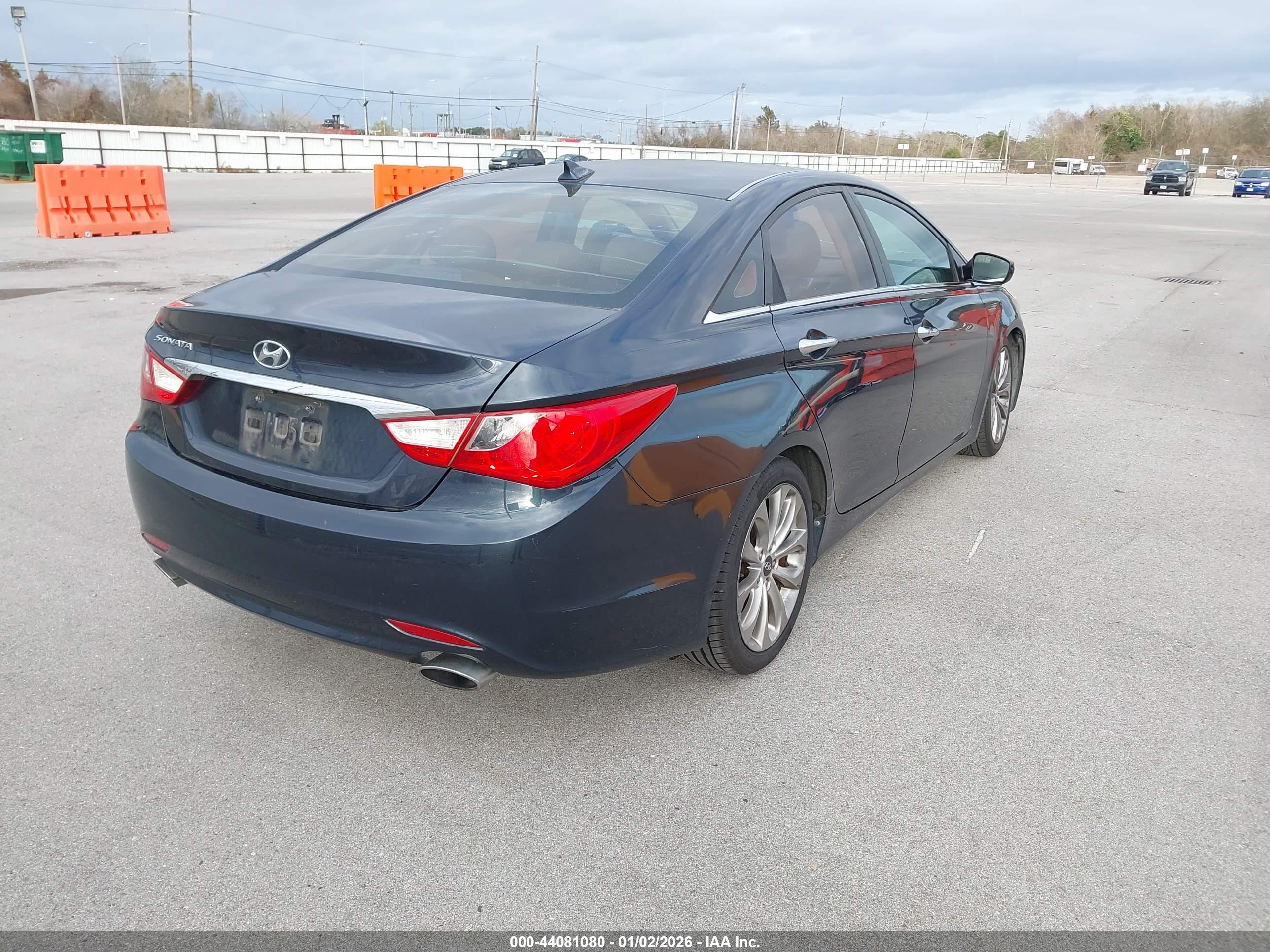 HYUNDAI SONATA image 4