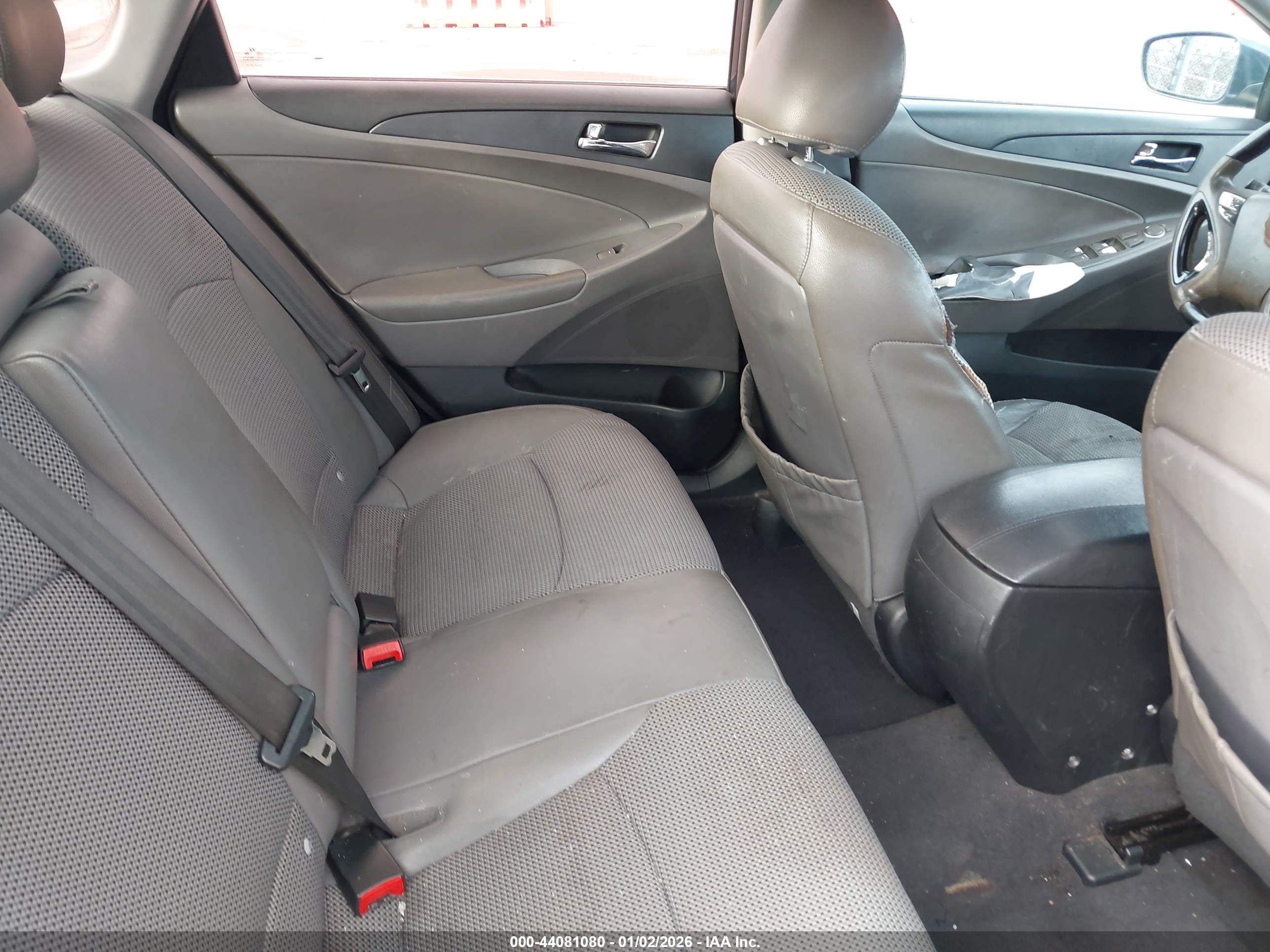 HYUNDAI SONATA image 8