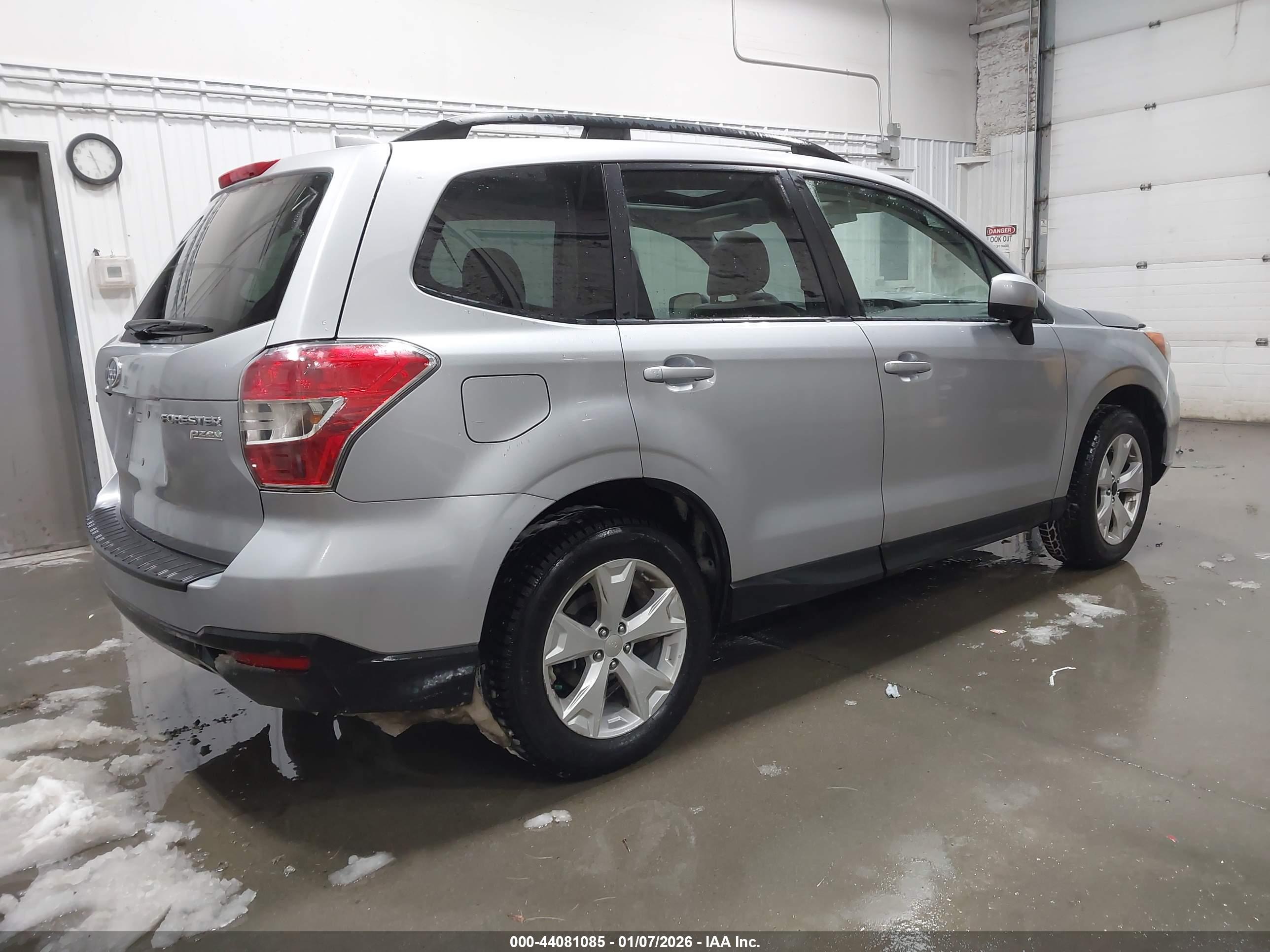 SUBARU FORESTER image 4