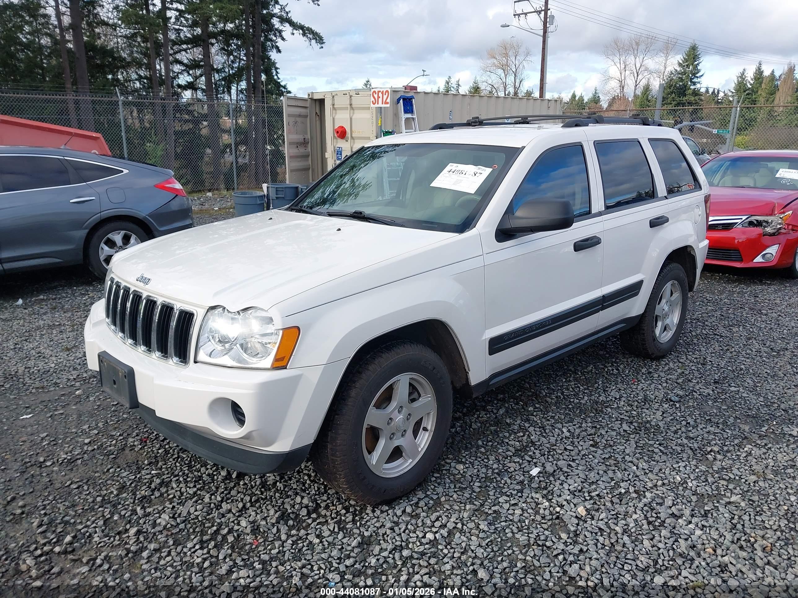 JEEP GRAND image 2