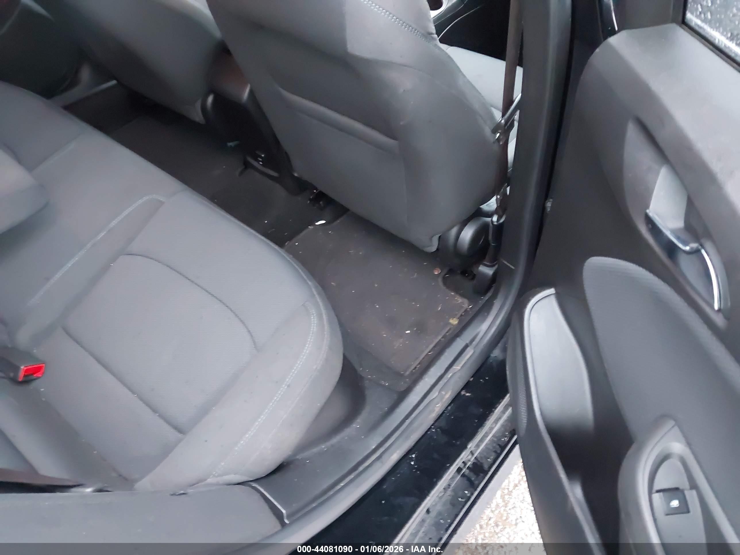 CHEVROLET CRUZE image 8