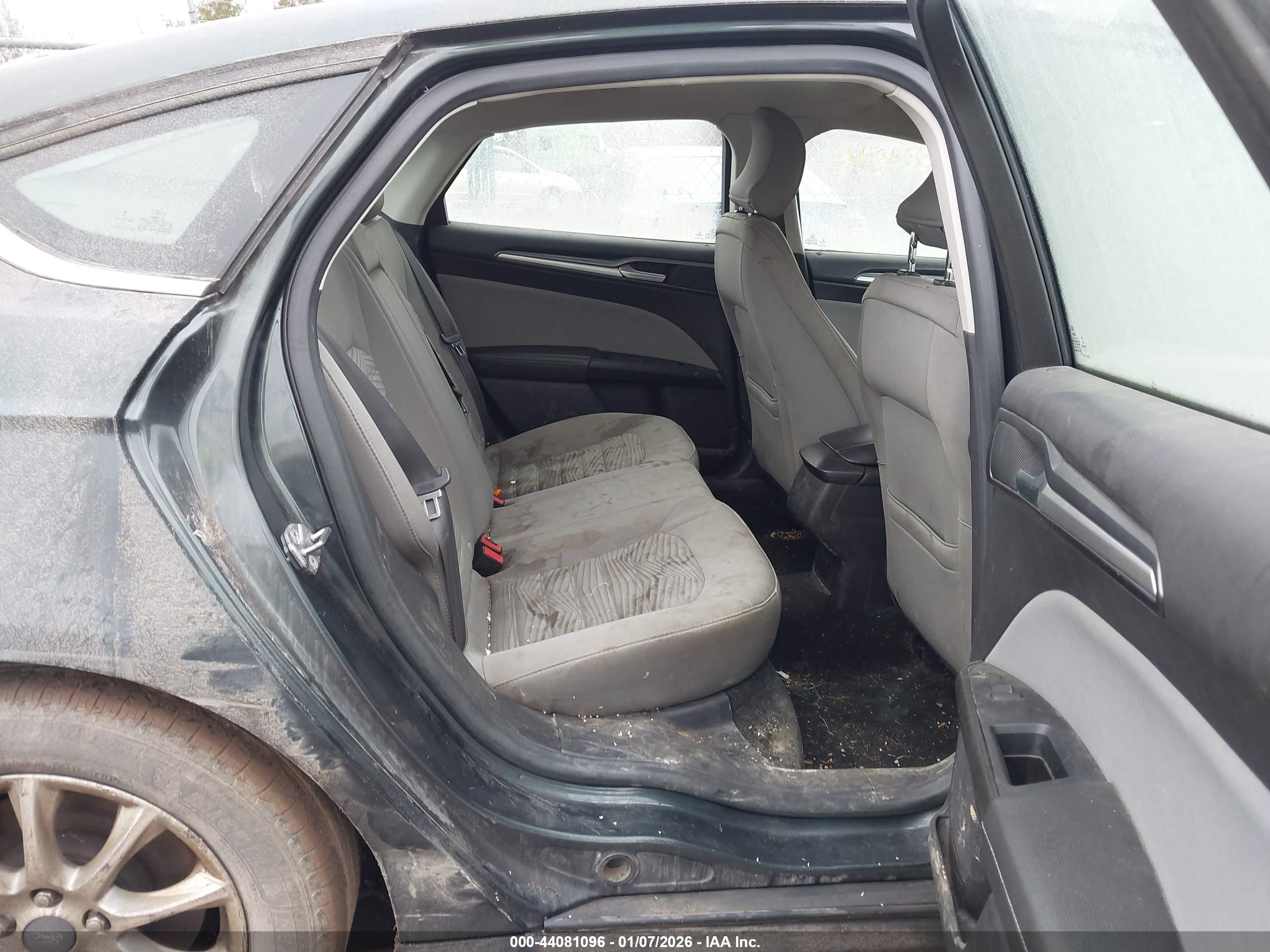 FORD FUSION image 8