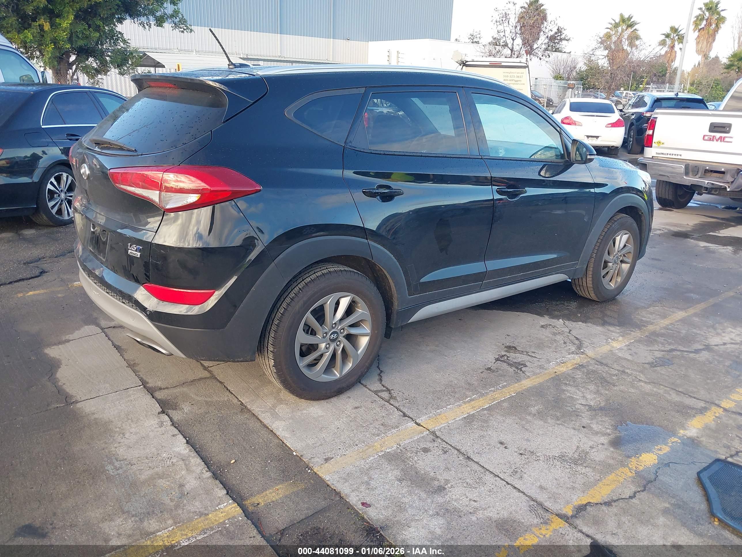 HYUNDAI TUCSON image 4