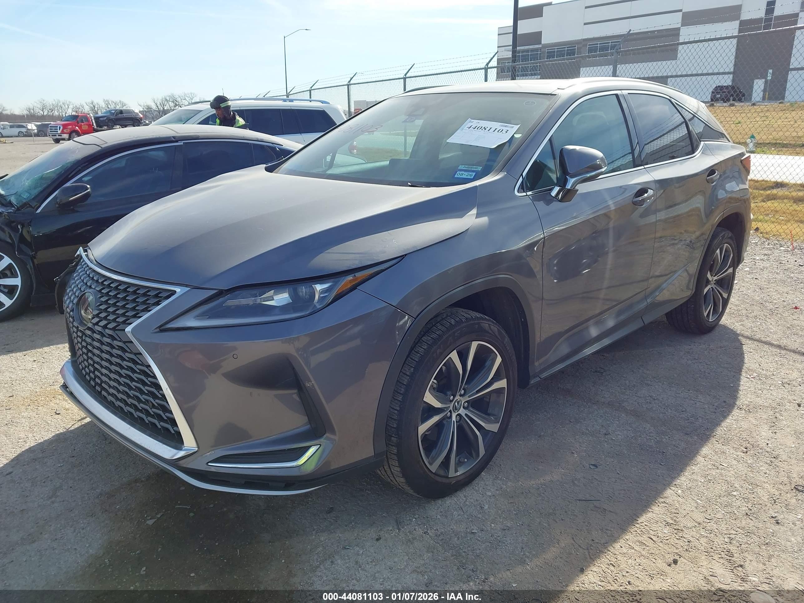 LEXUS RX image 2