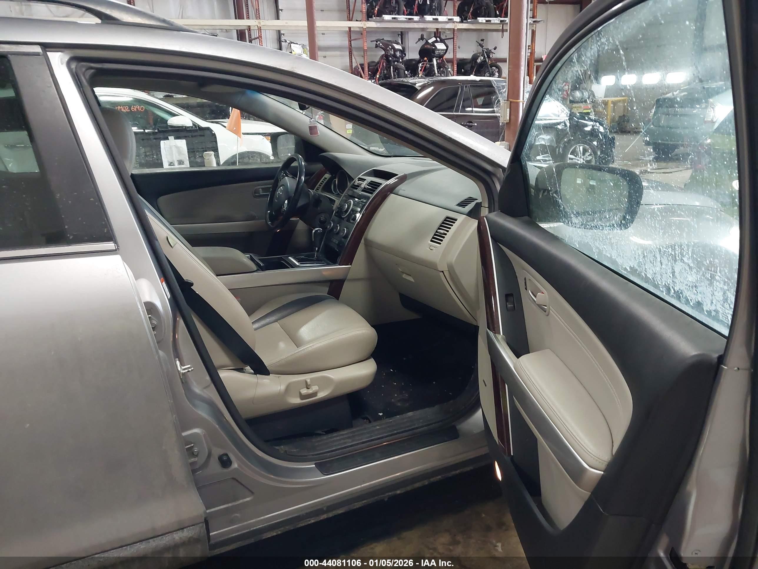 MAZDA CX-9 image 5
