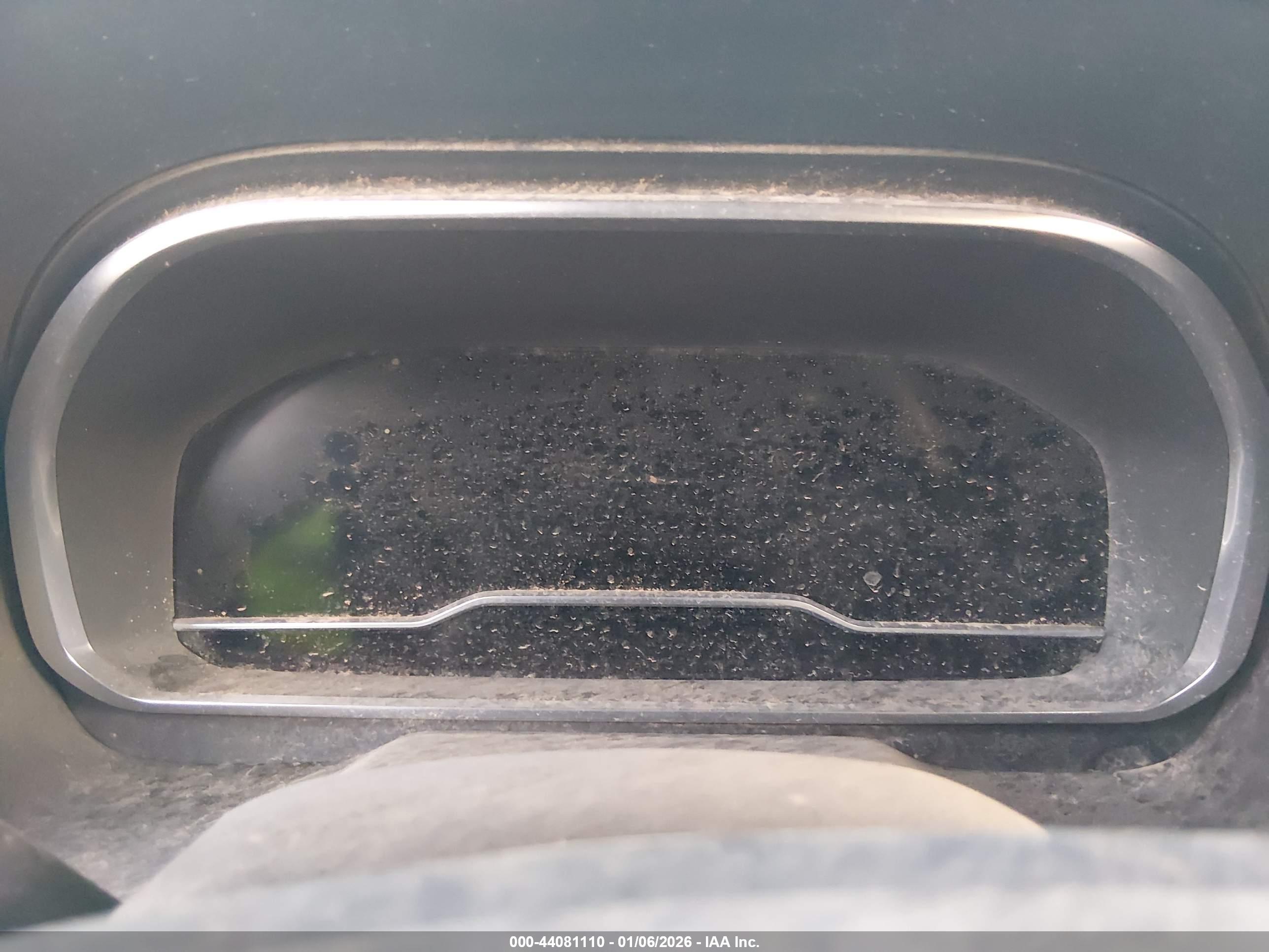 CHEVROLET SUBURBAN image 7