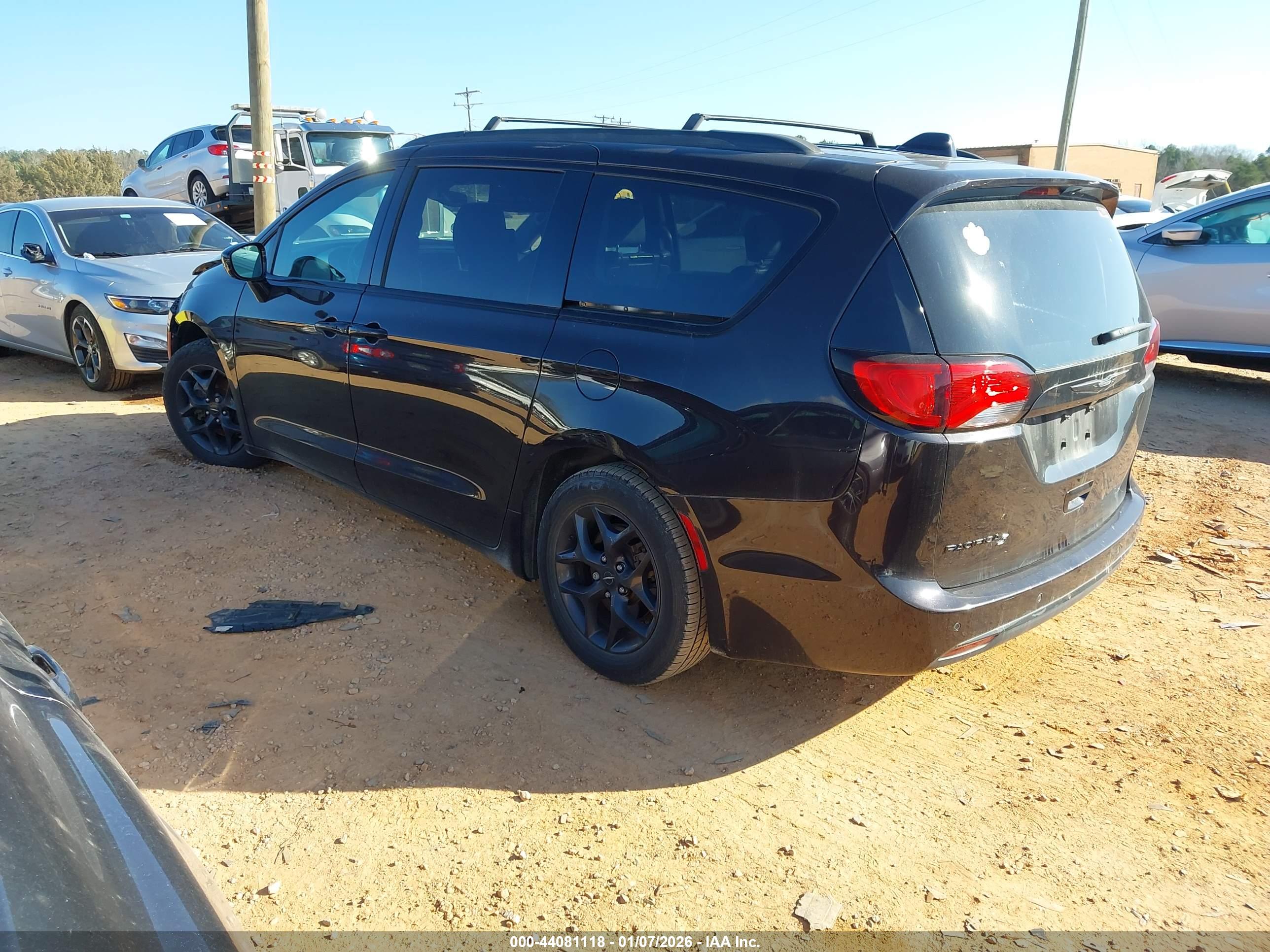 CHRYSLER PACIFICA image 3