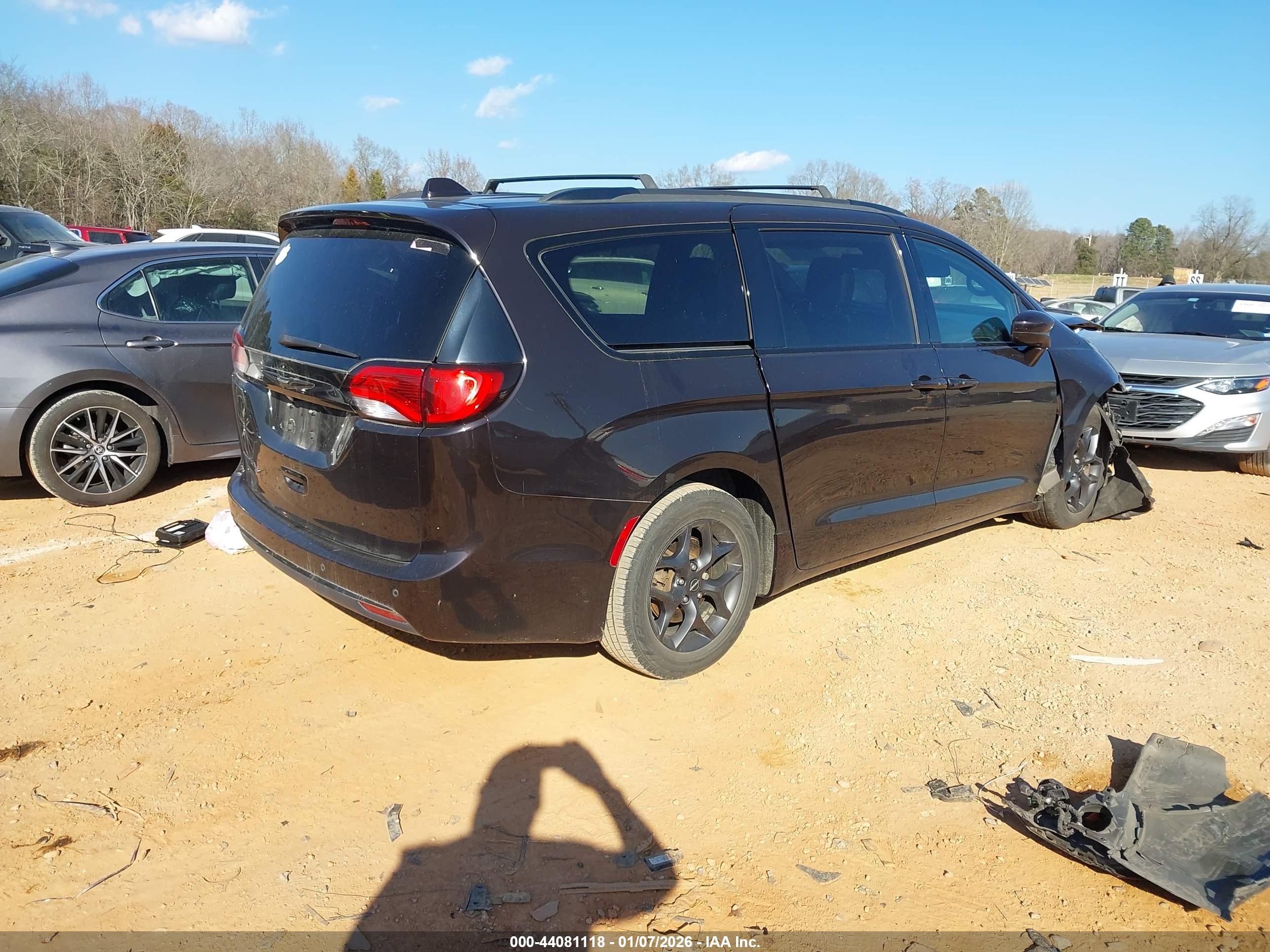 CHRYSLER PACIFICA image 4