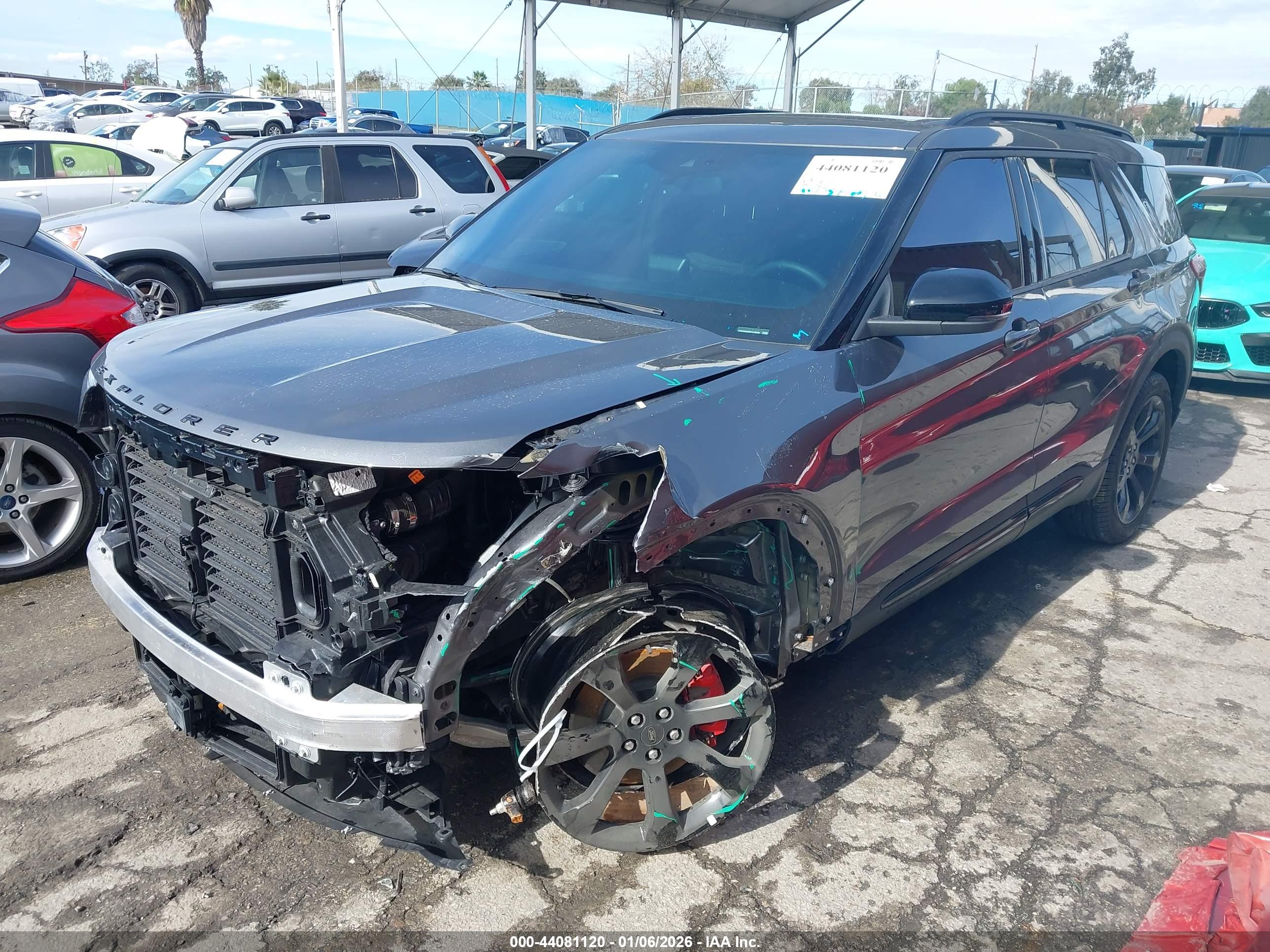 FORD EXPLORER image 2
