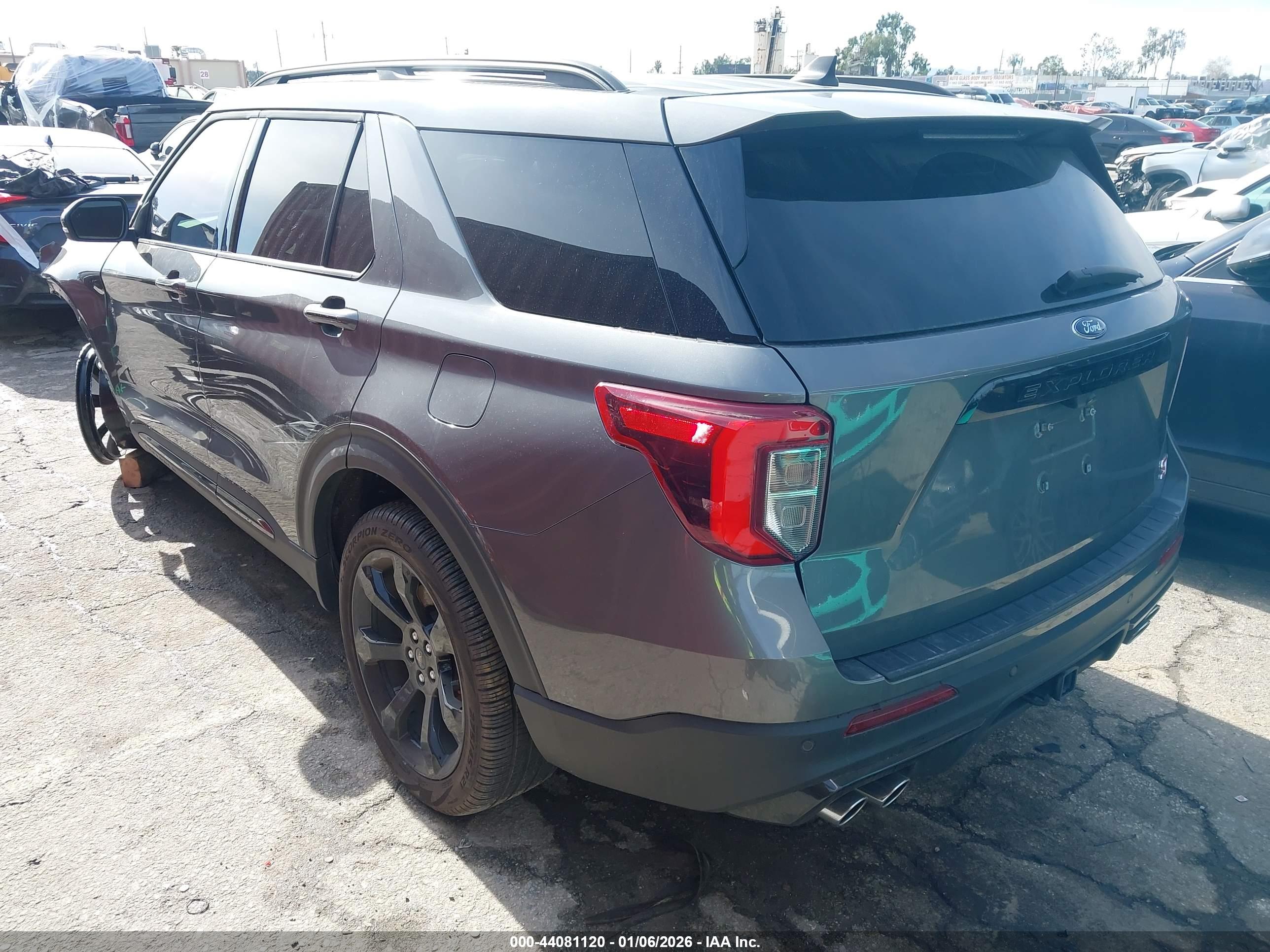 FORD EXPLORER image 3