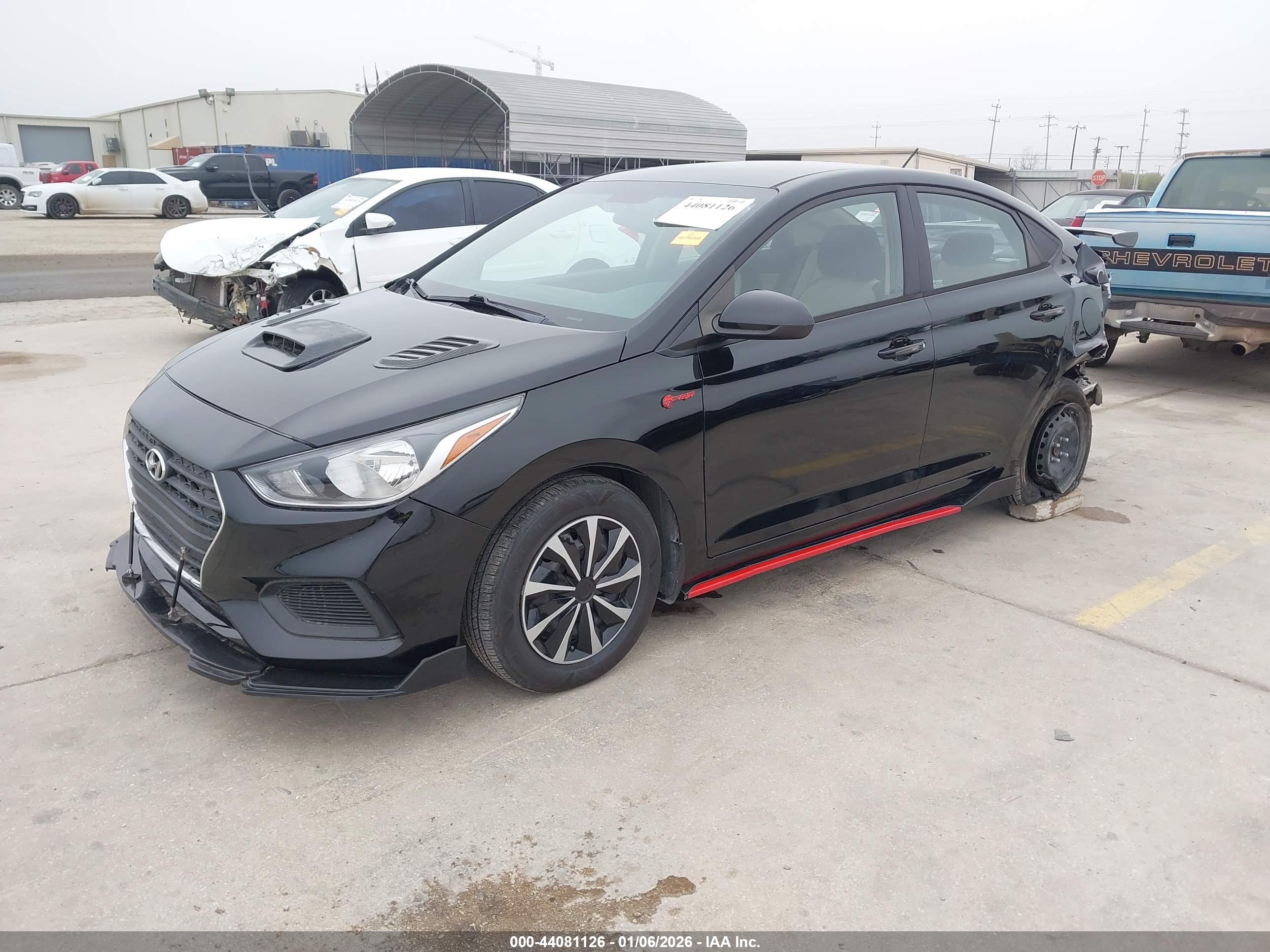 HYUNDAI ACCENT image 2