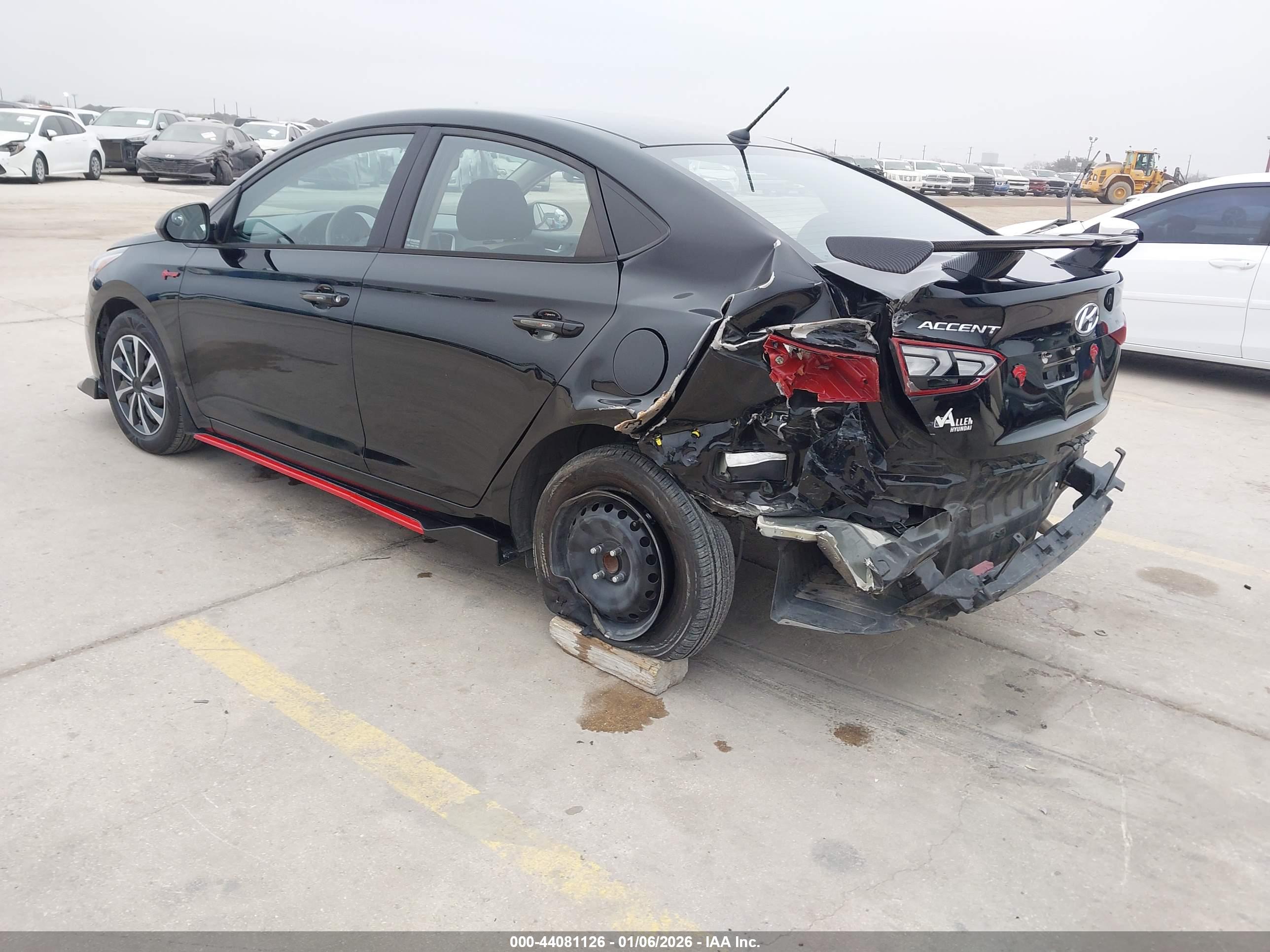 HYUNDAI ACCENT image 3