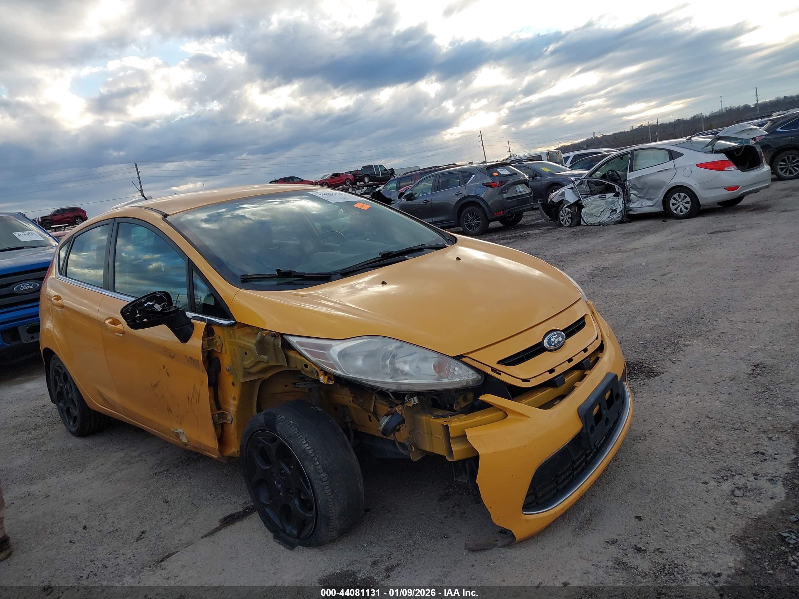 FORD FIESTA image 6