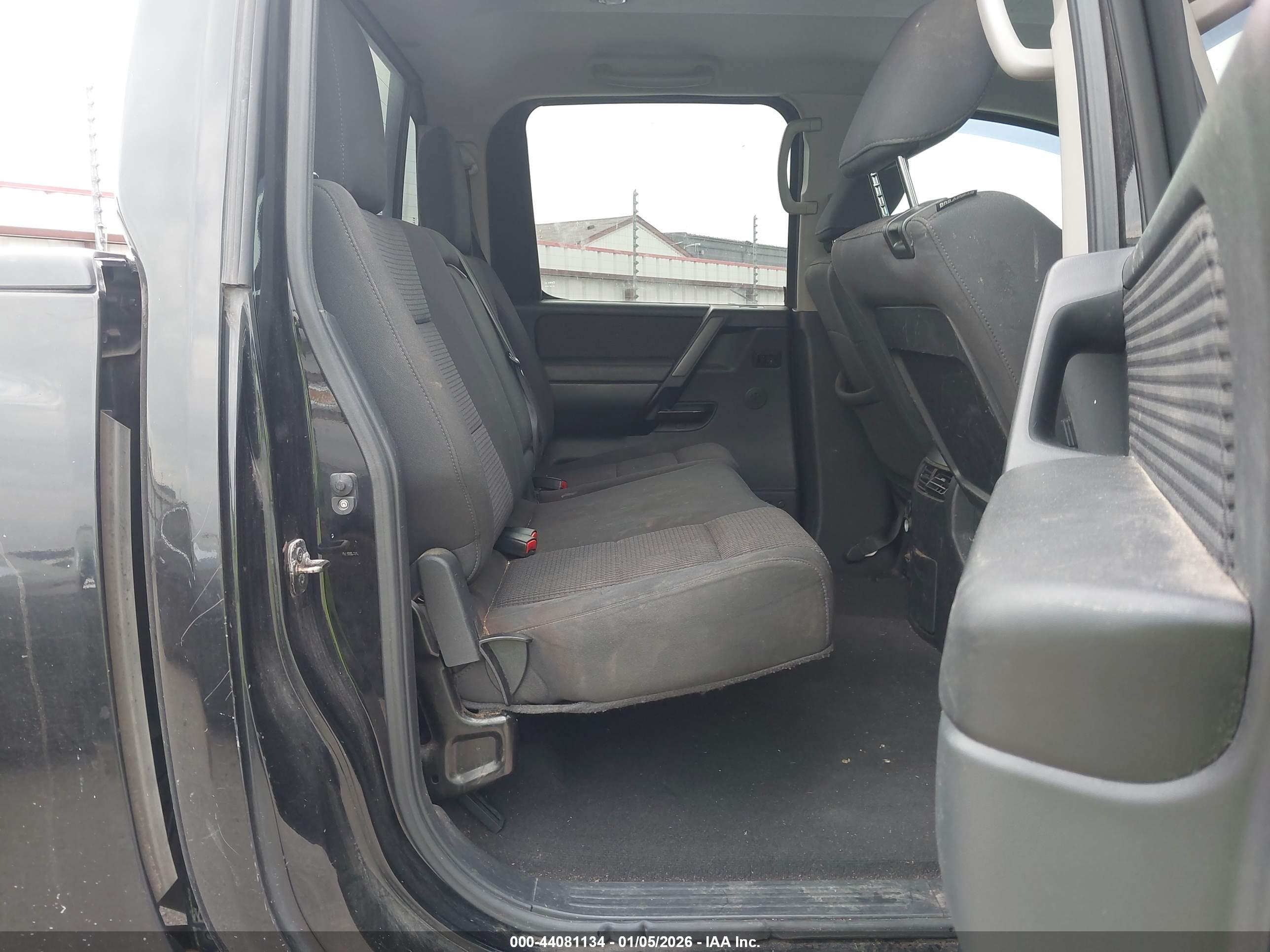 NISSAN TITAN image 8