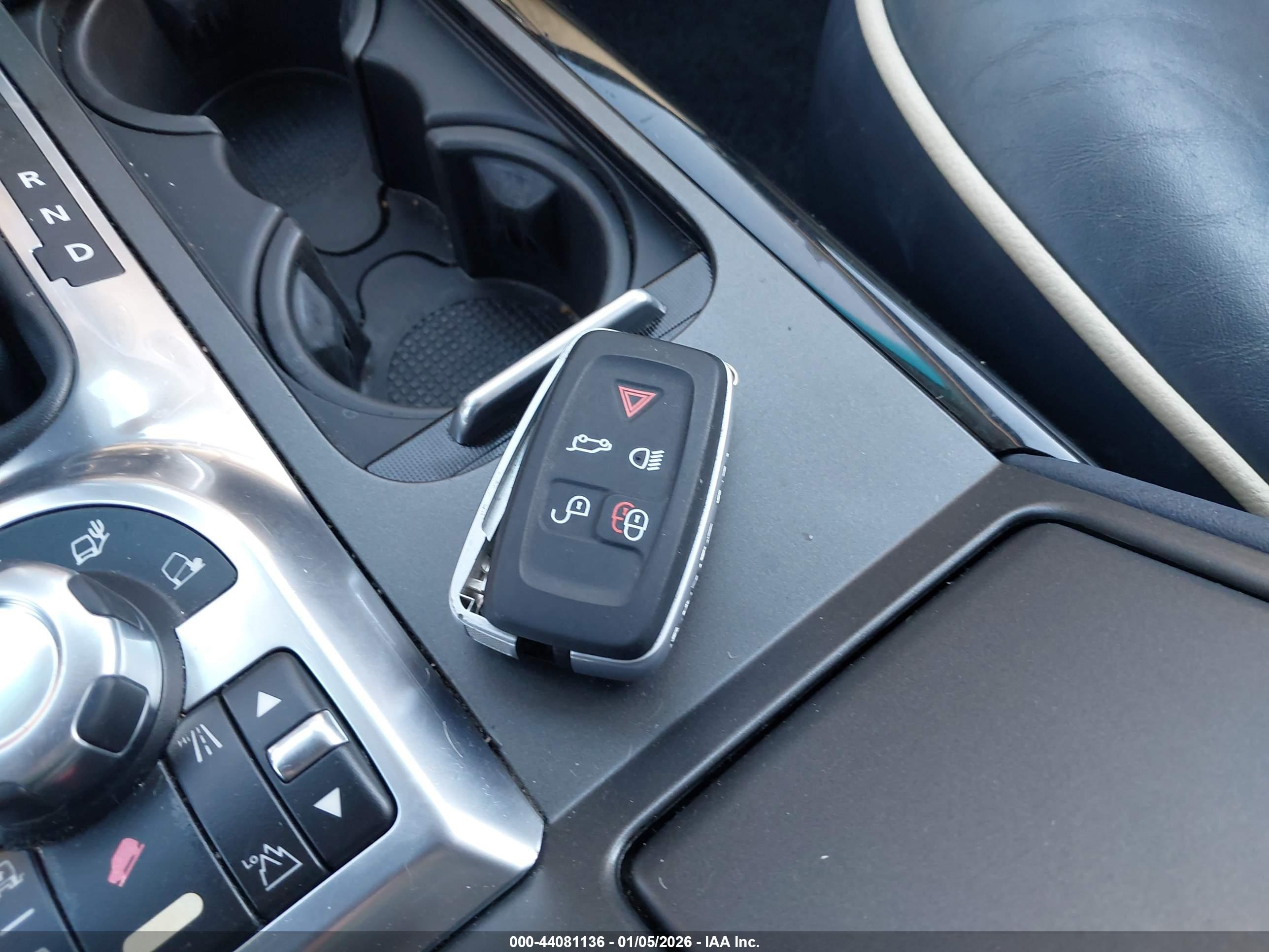 LAND ROVER image 11