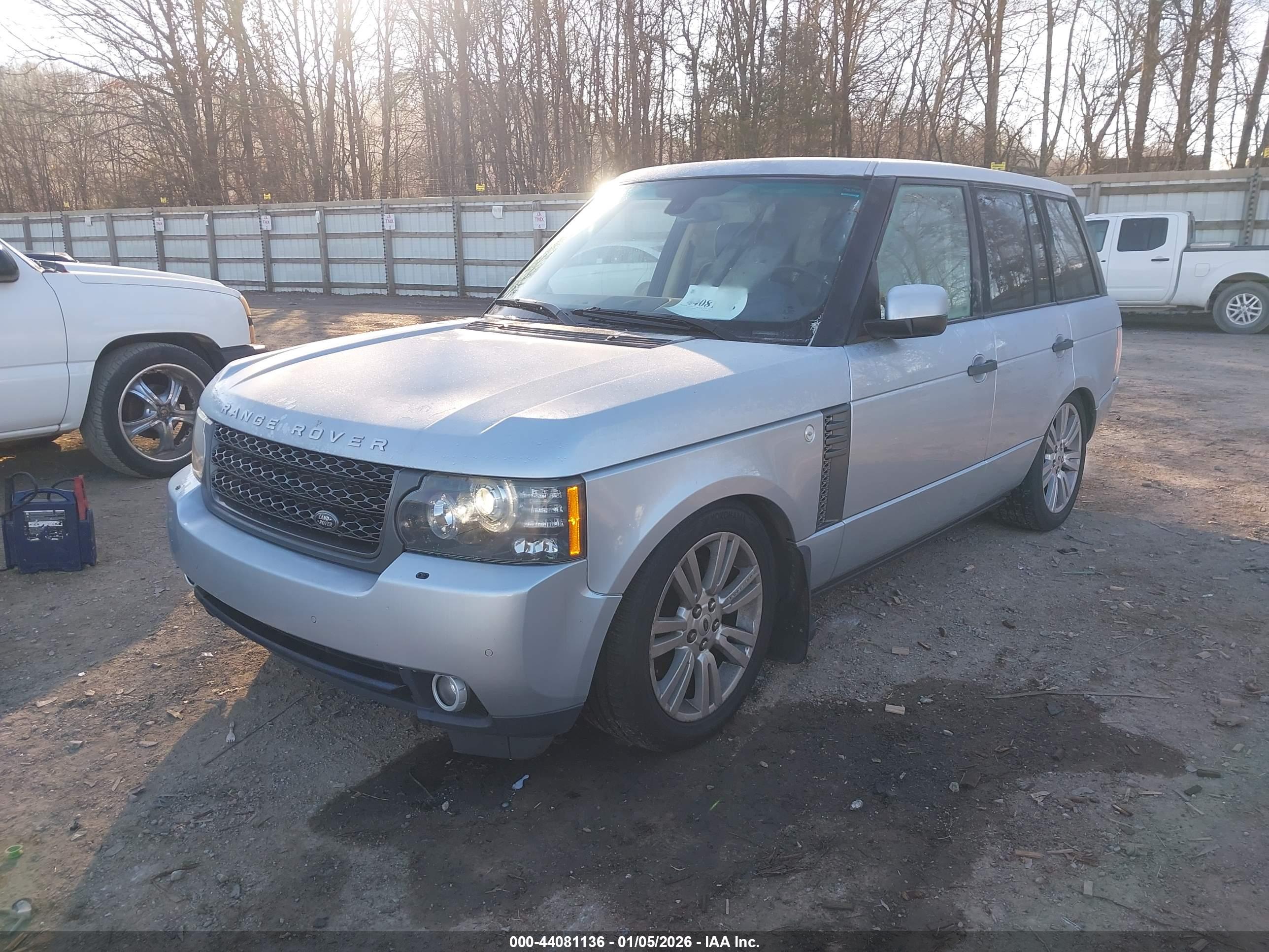LAND ROVER image 2