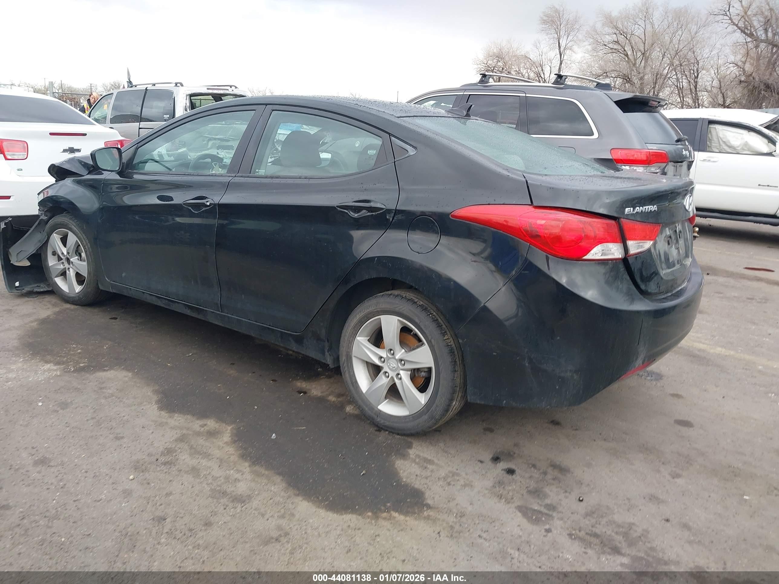HYUNDAI ELANTRA image 3