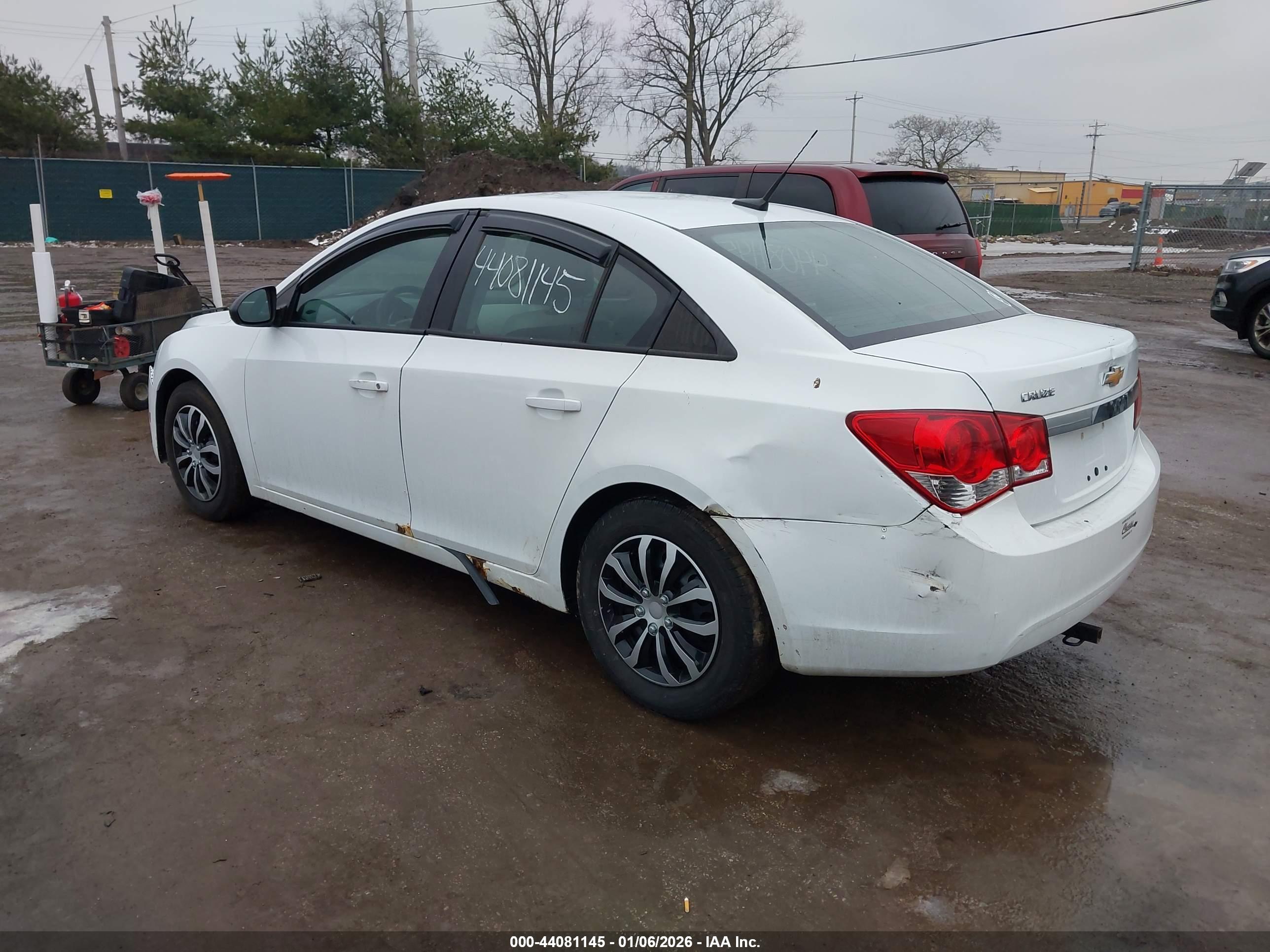 CHEVROLET CRUZE image 3