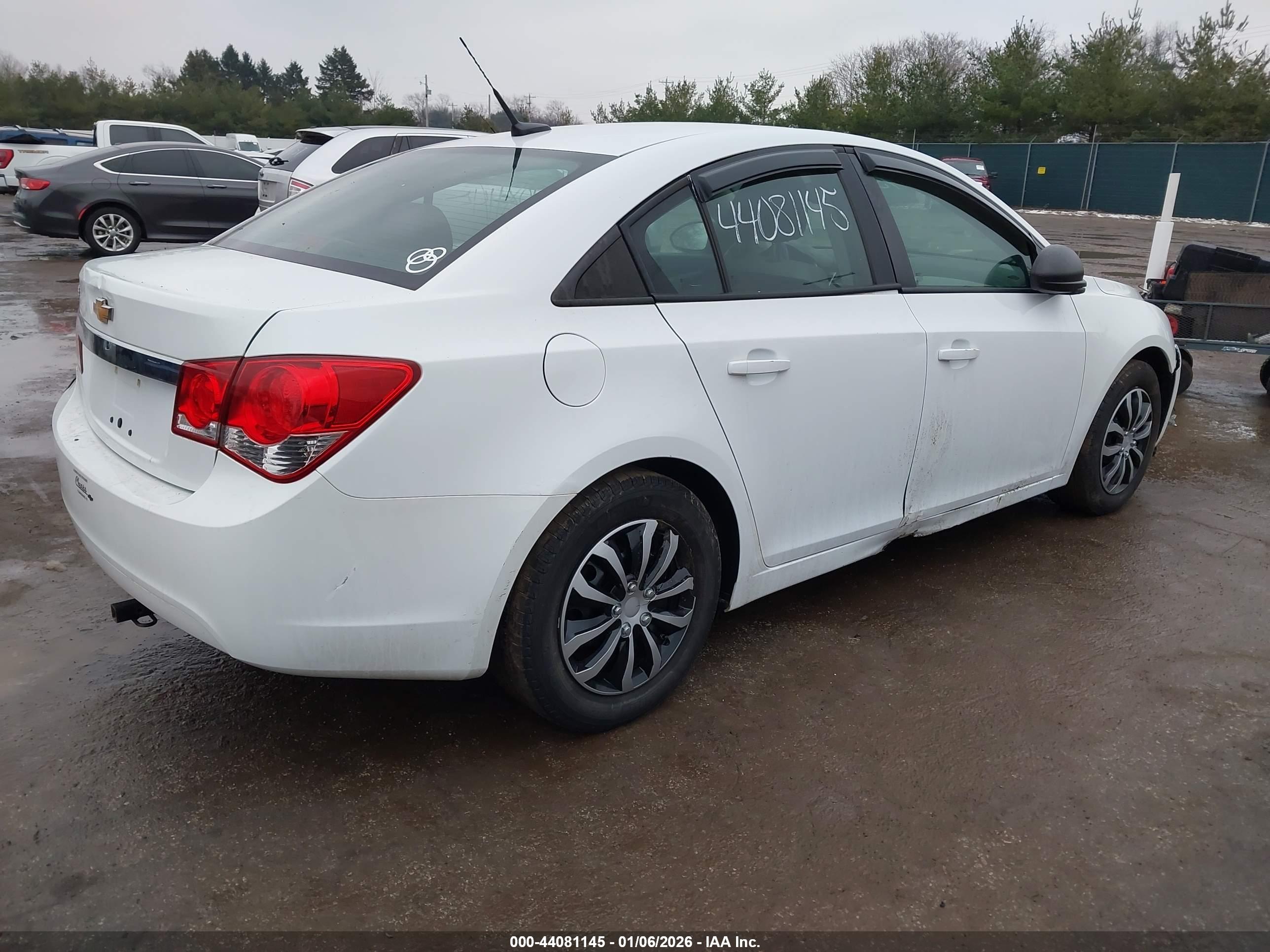 CHEVROLET CRUZE image 4
