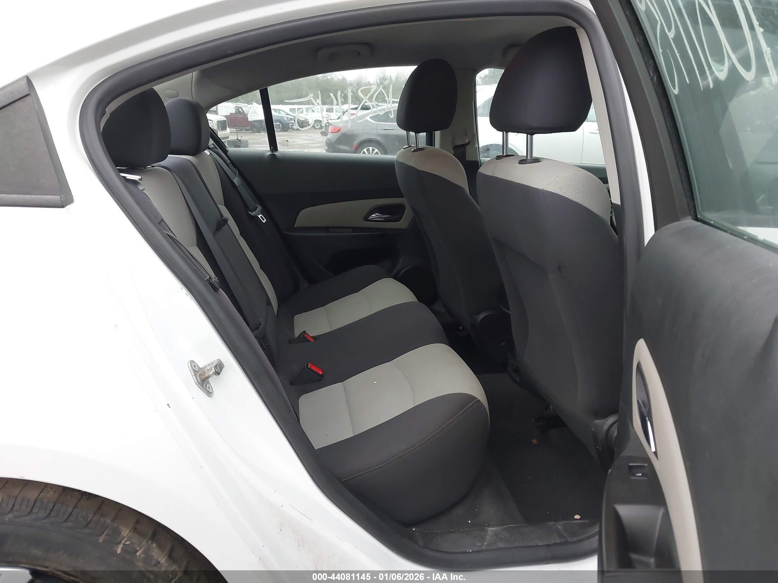 CHEVROLET CRUZE image 8