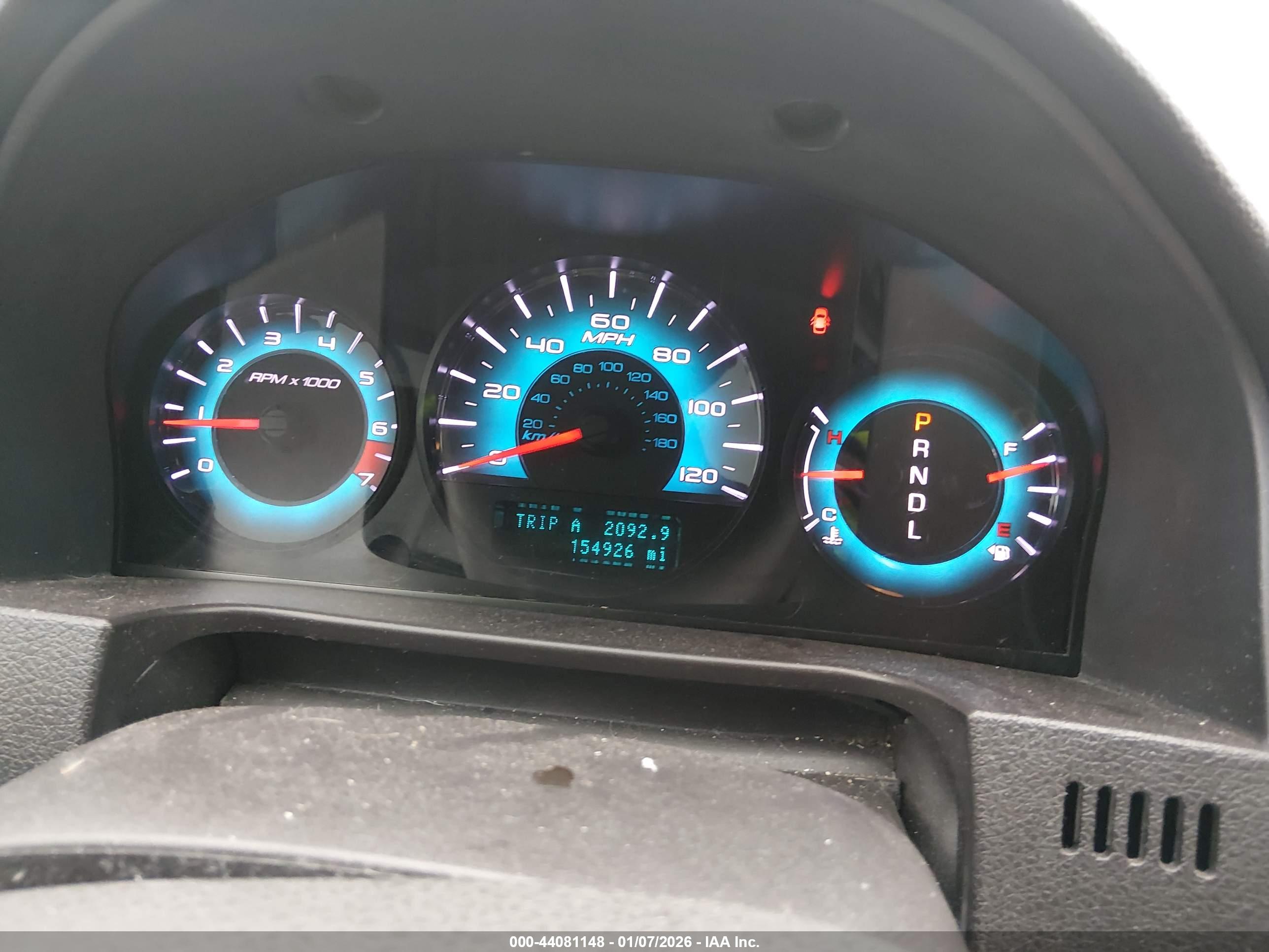 FORD FUSION image 7