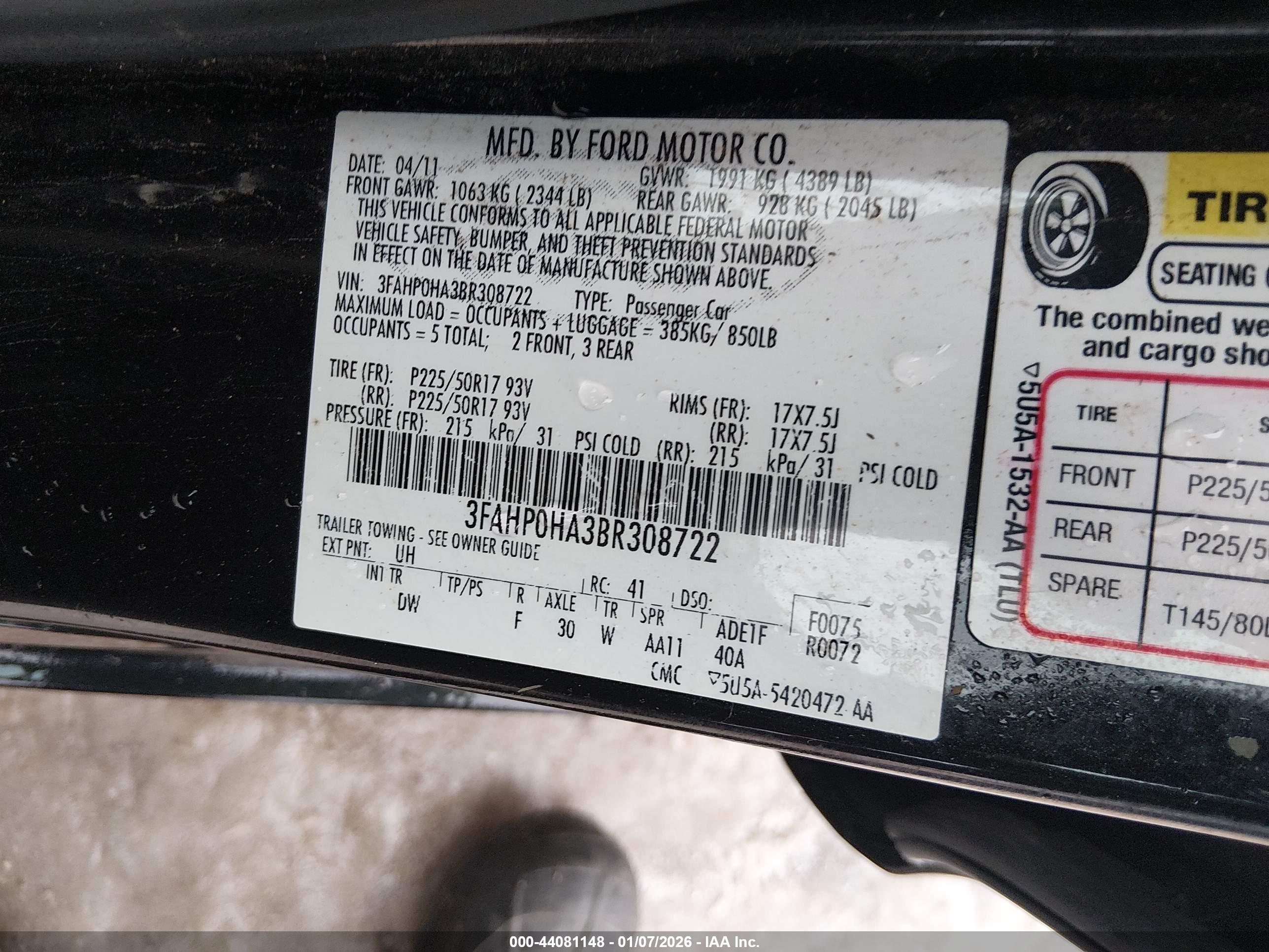 FORD FUSION image 9
