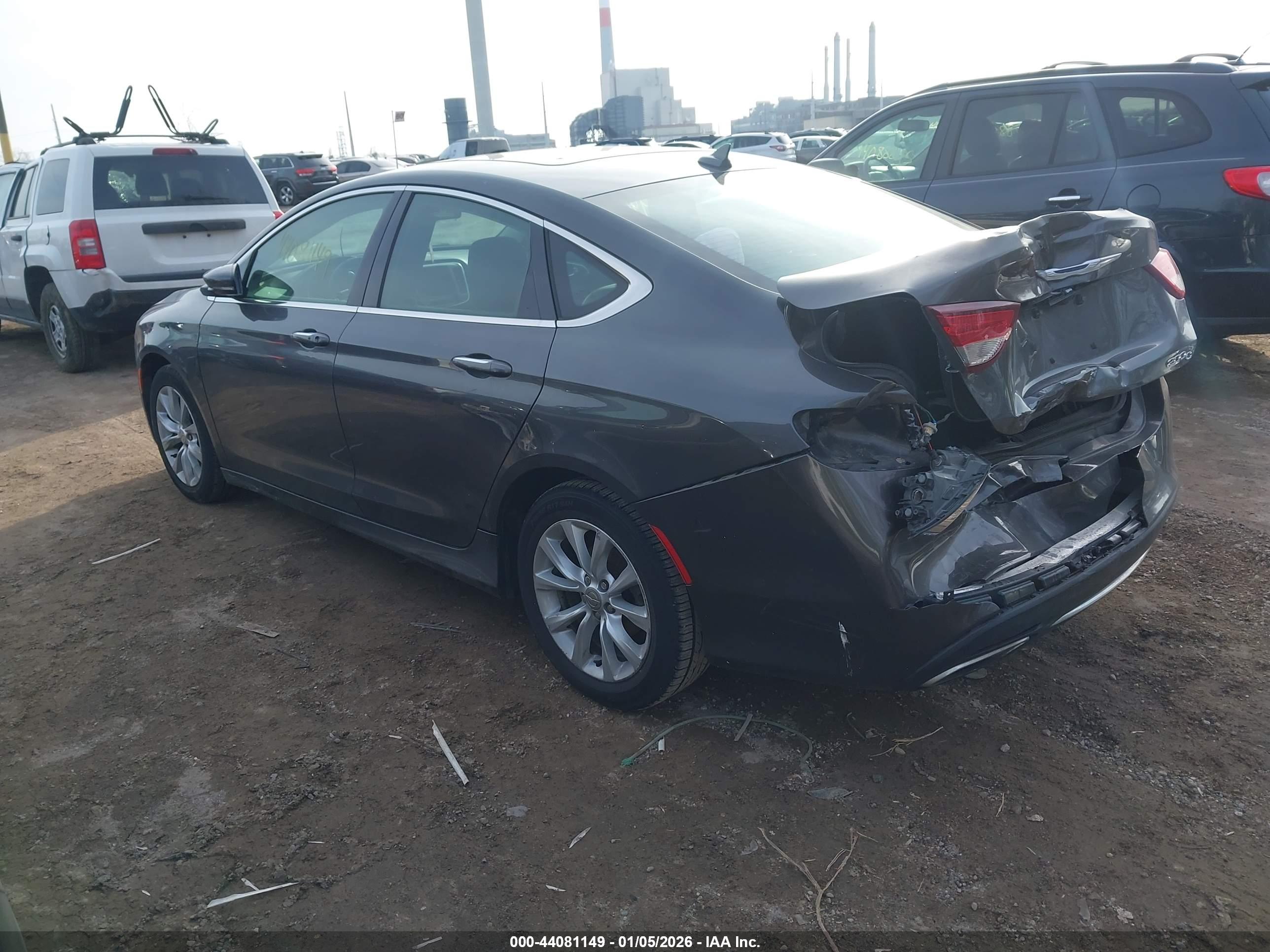 CHRYSLER 200 image 3