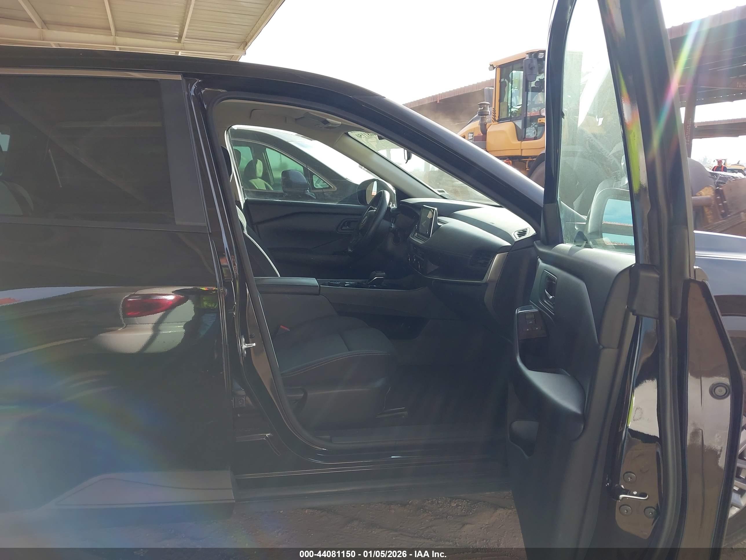 NISSAN ROGUE image 5