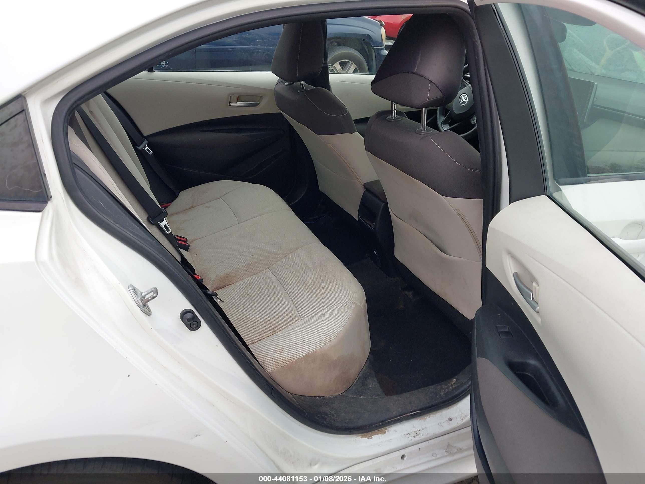 TOYOTA COROLLA image 8