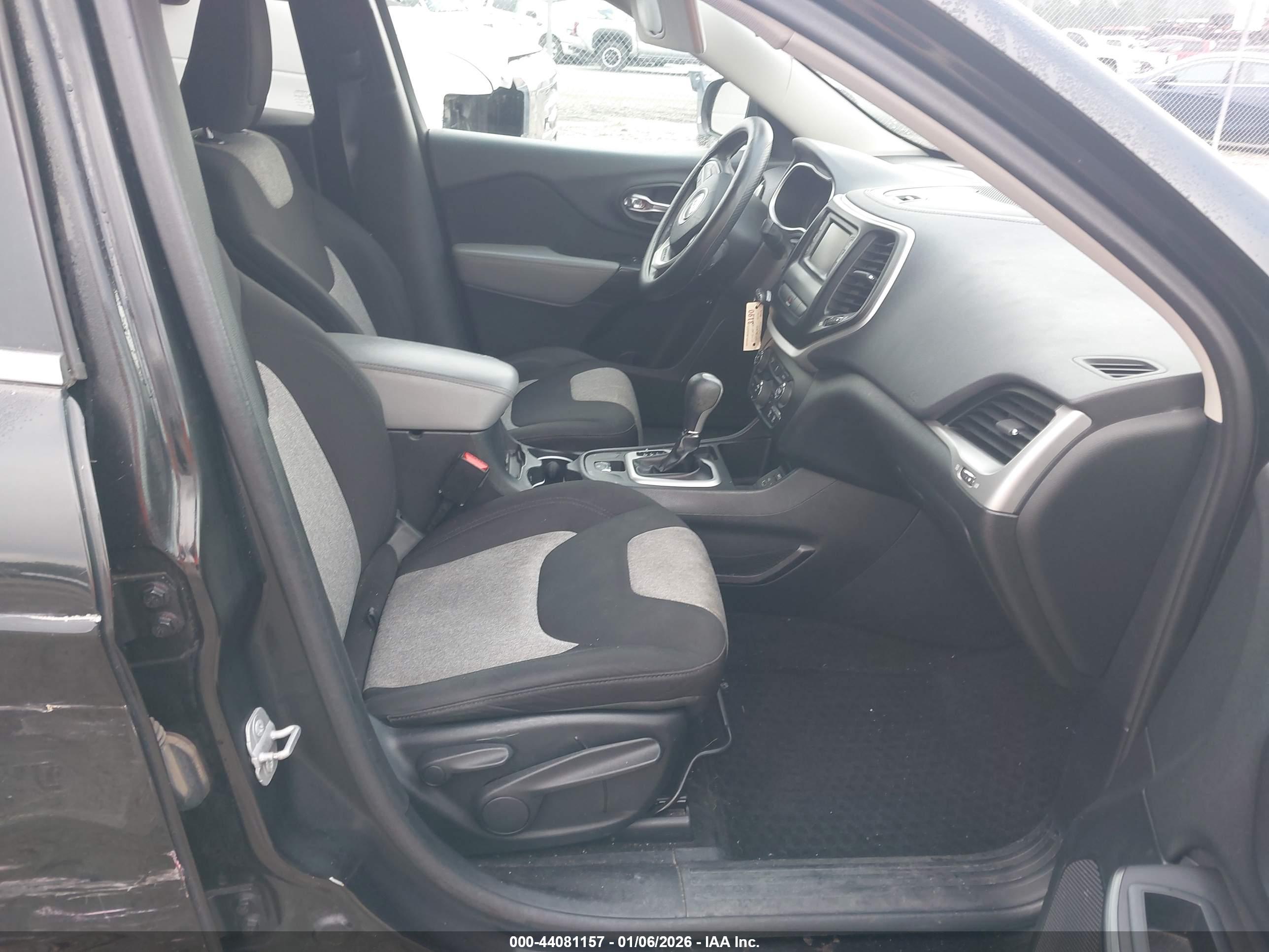 JEEP CHEROKEE image 5