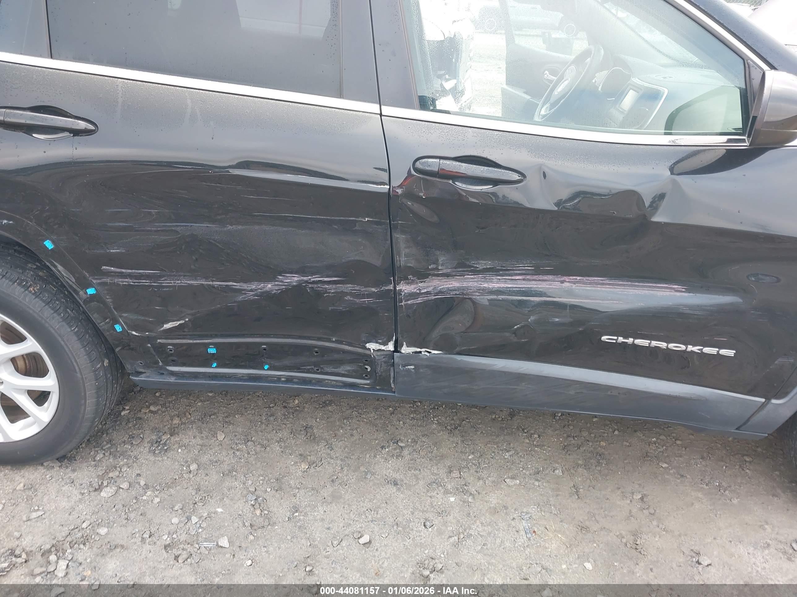 JEEP CHEROKEE image 6