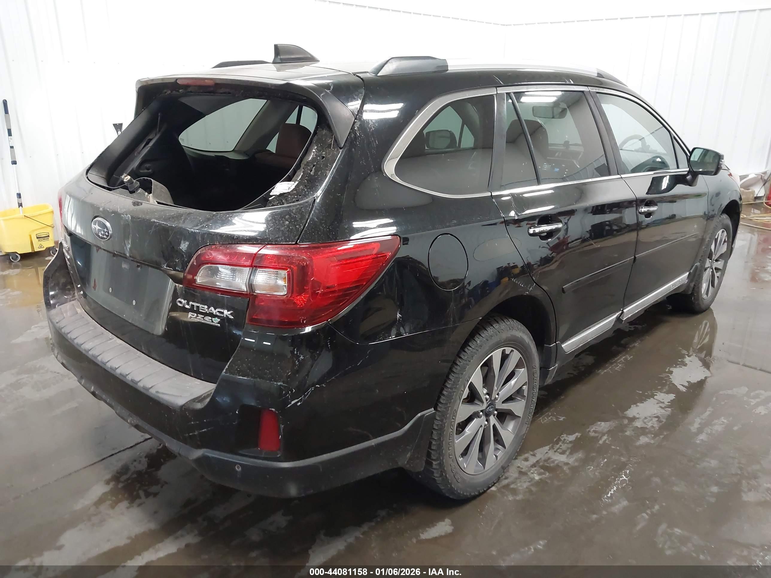 SUBARU OUTBACK image 6