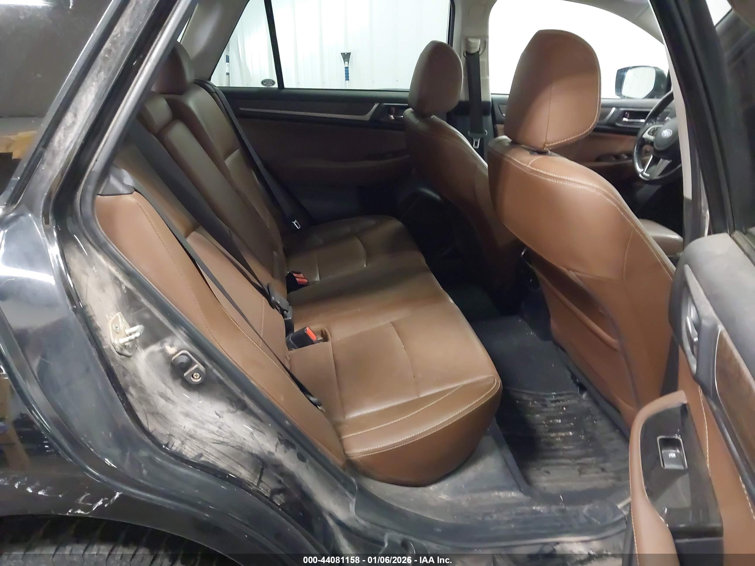 SUBARU OUTBACK image 8