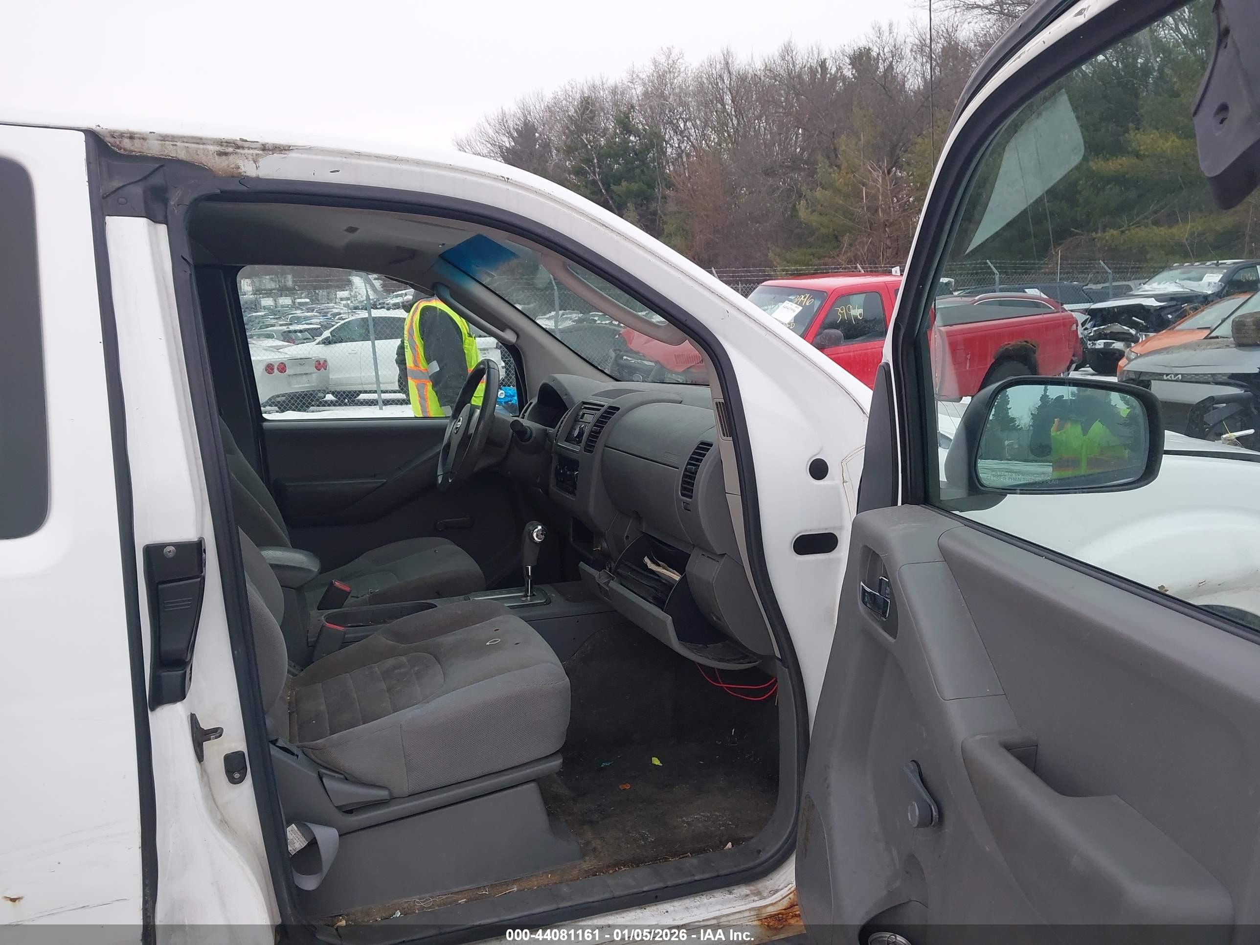 NISSAN FRONTIER image 5