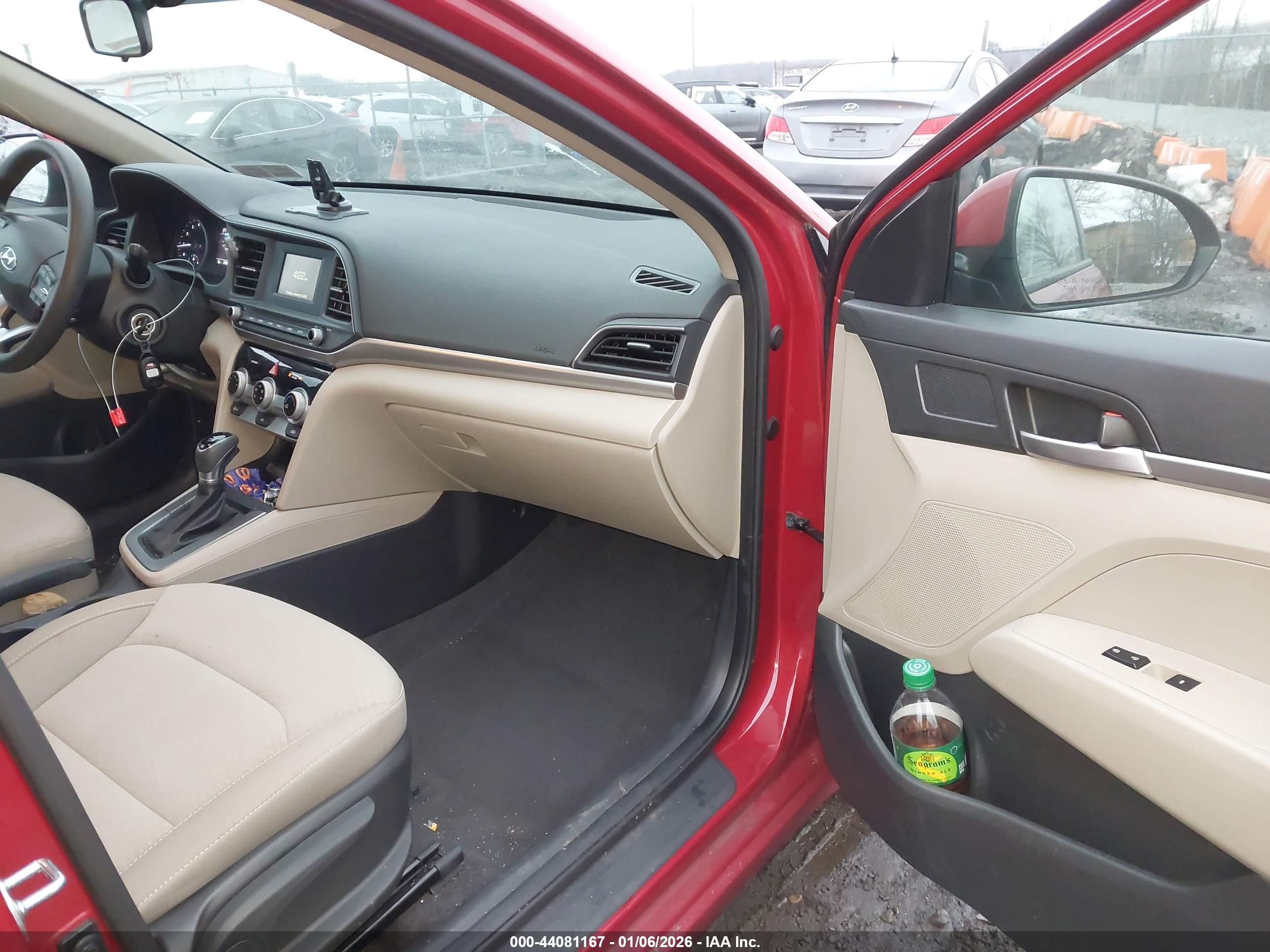 HYUNDAI ELANTRA image 5