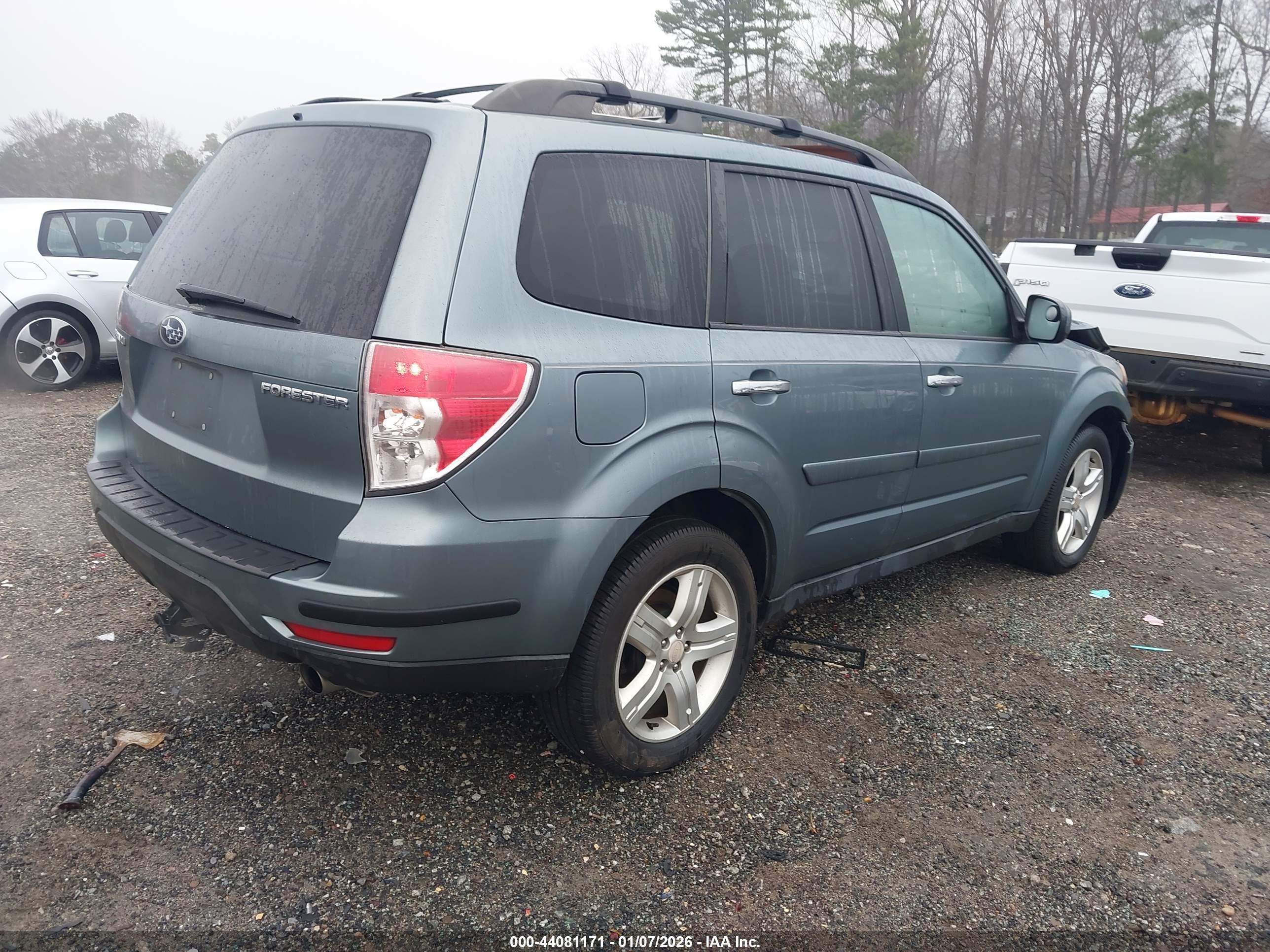 SUBARU FORESTER image 4