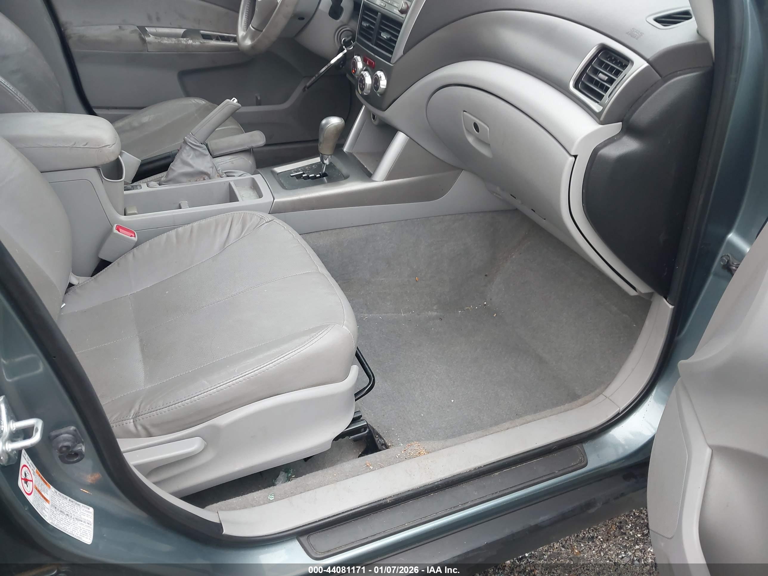 SUBARU FORESTER image 5