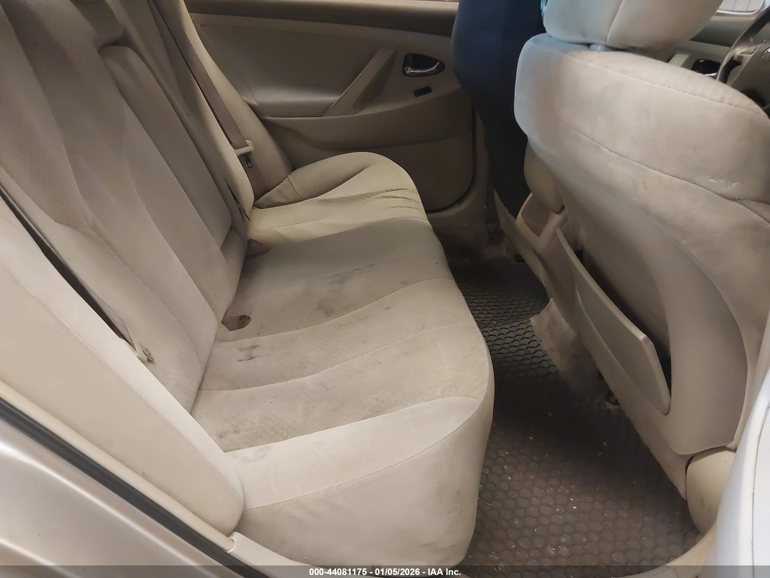 TOYOTA CAMRY image 8