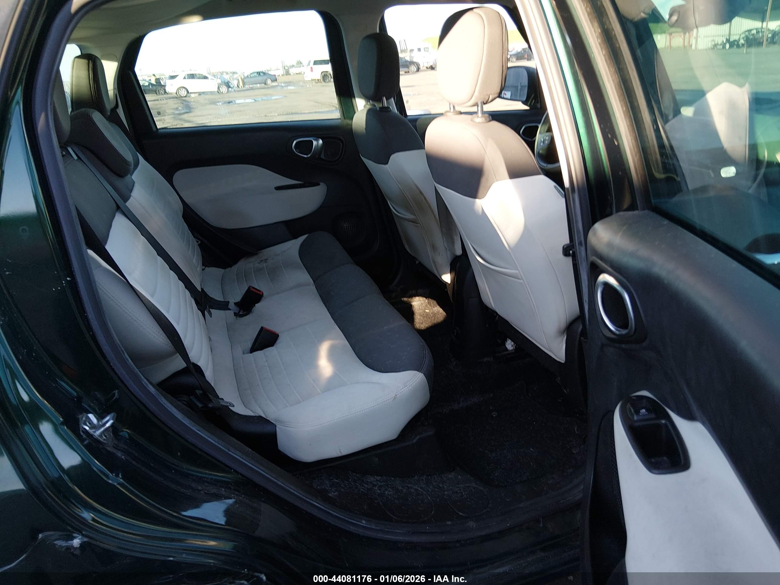FIAT 500L image 8