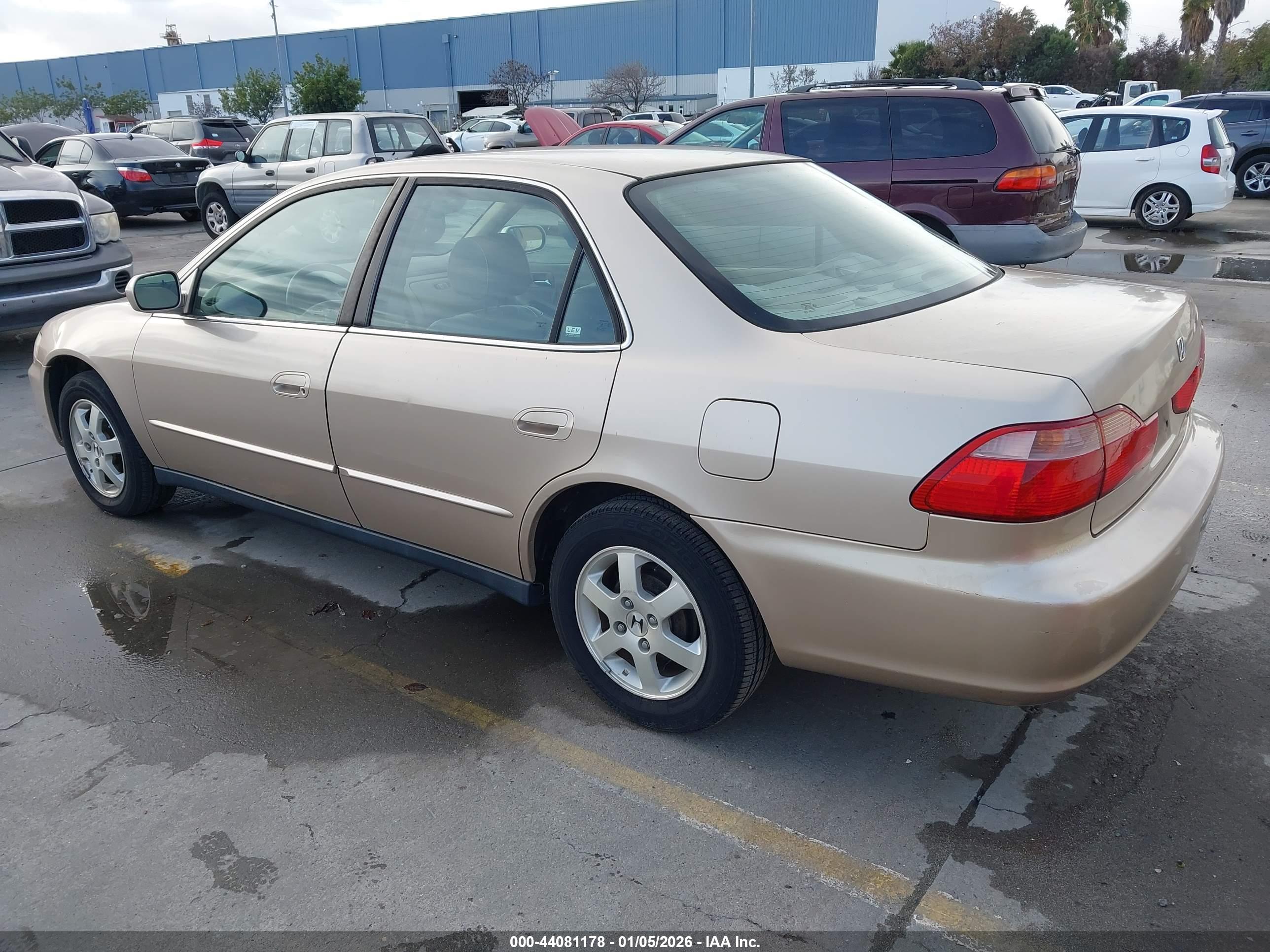 HONDA ACCORD image 3