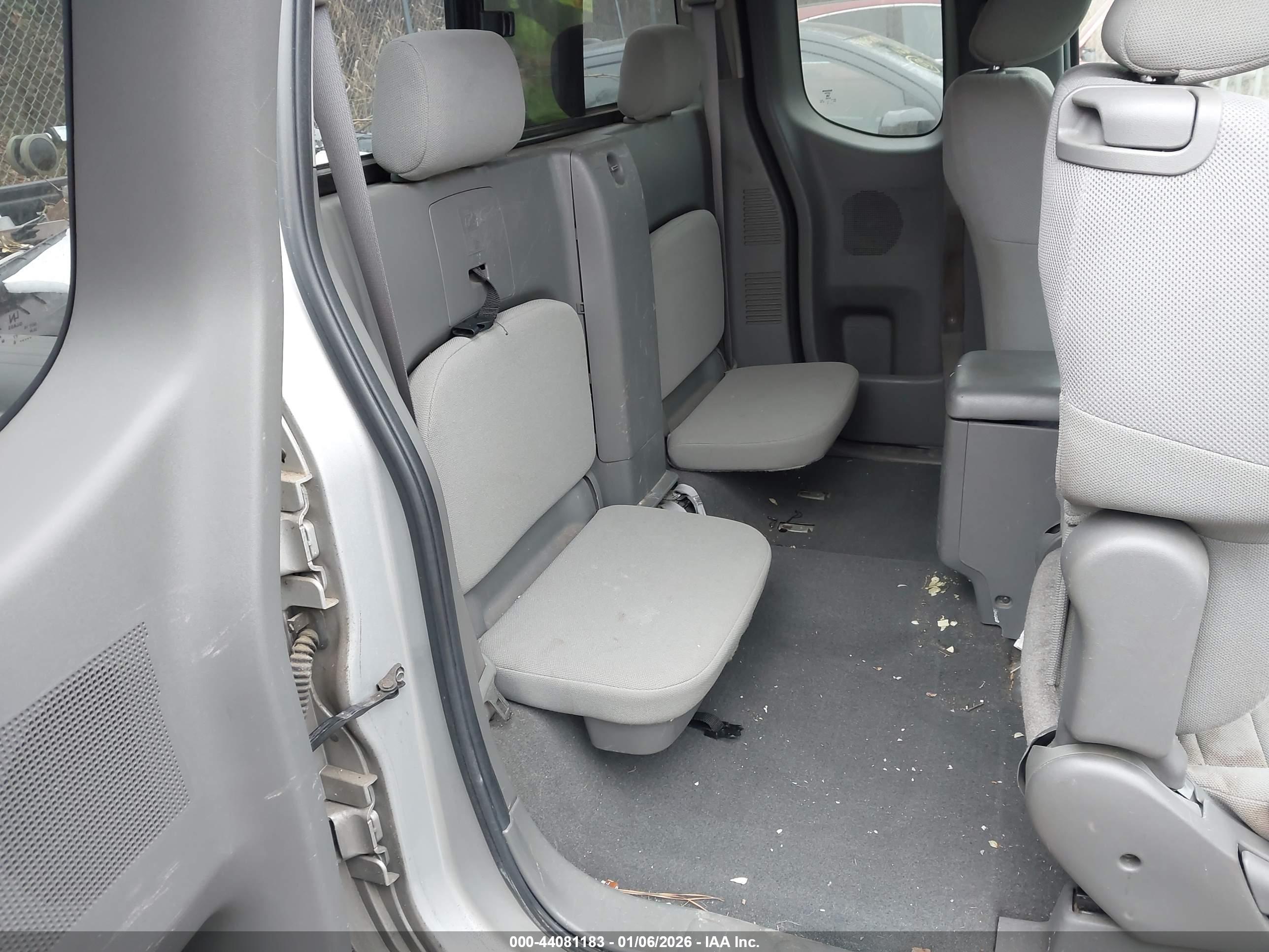 NISSAN FRONTIER image 8