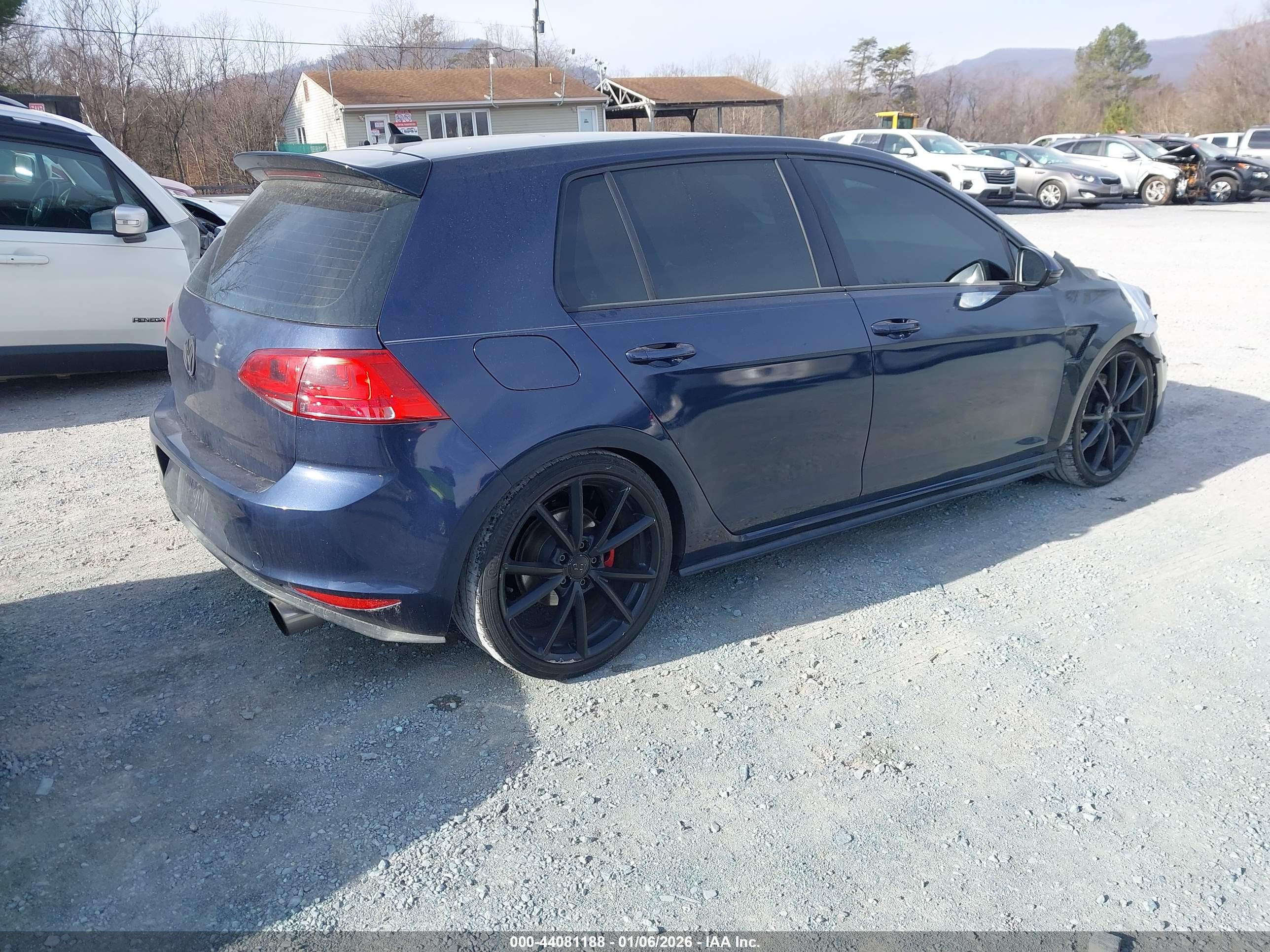 VOLKSWAGEN GOLF image 4