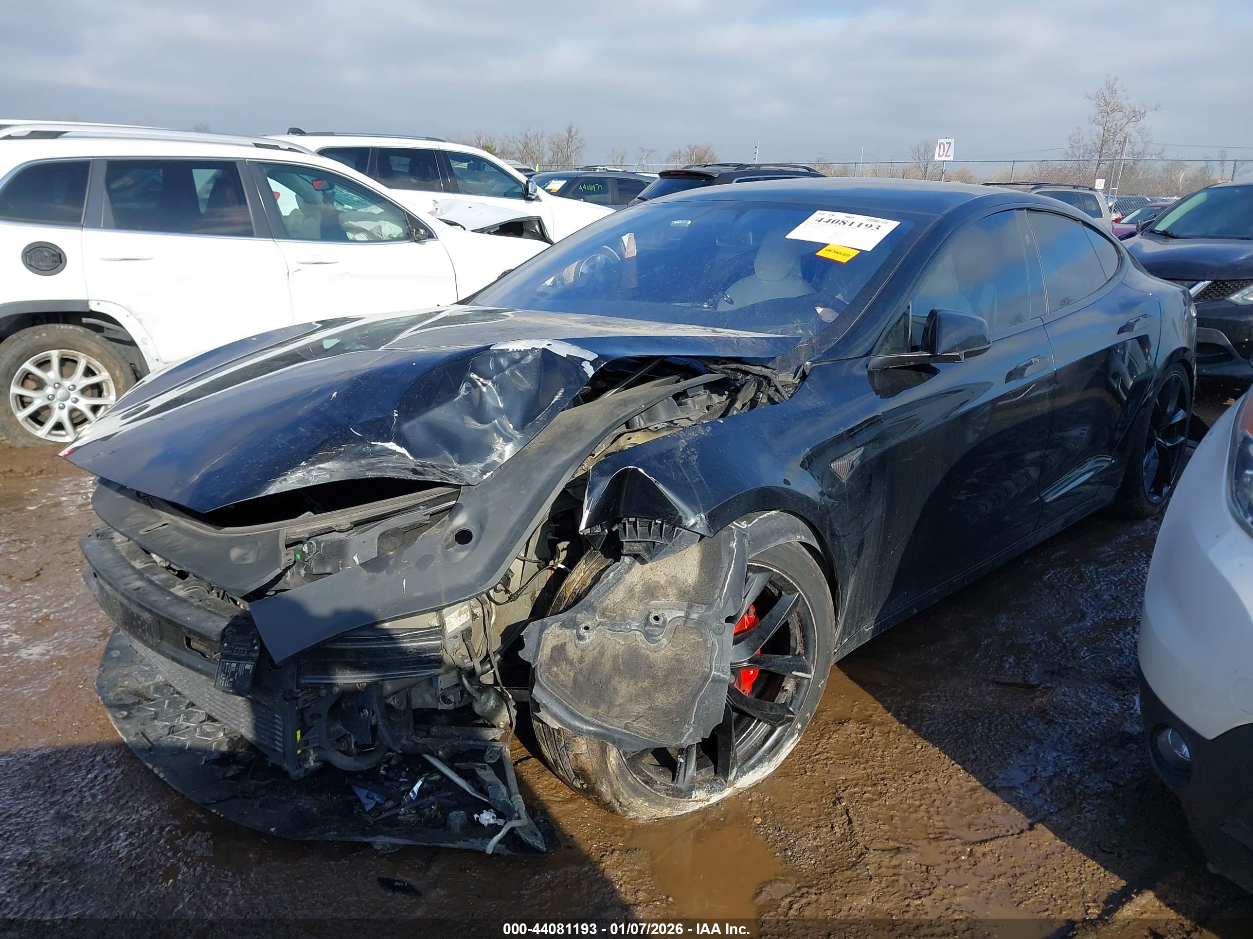 TESLA MODEL image 2