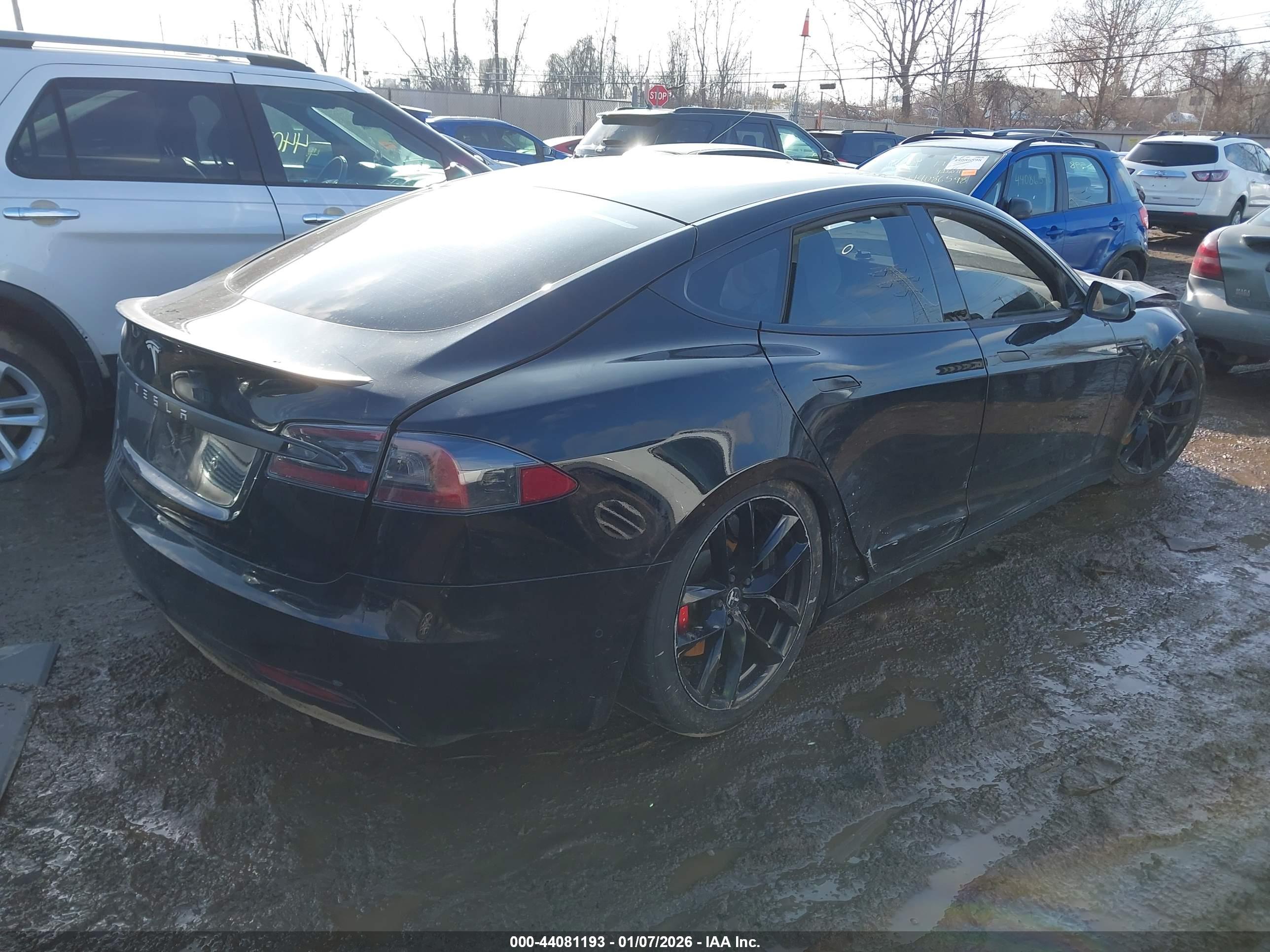 TESLA MODEL image 4