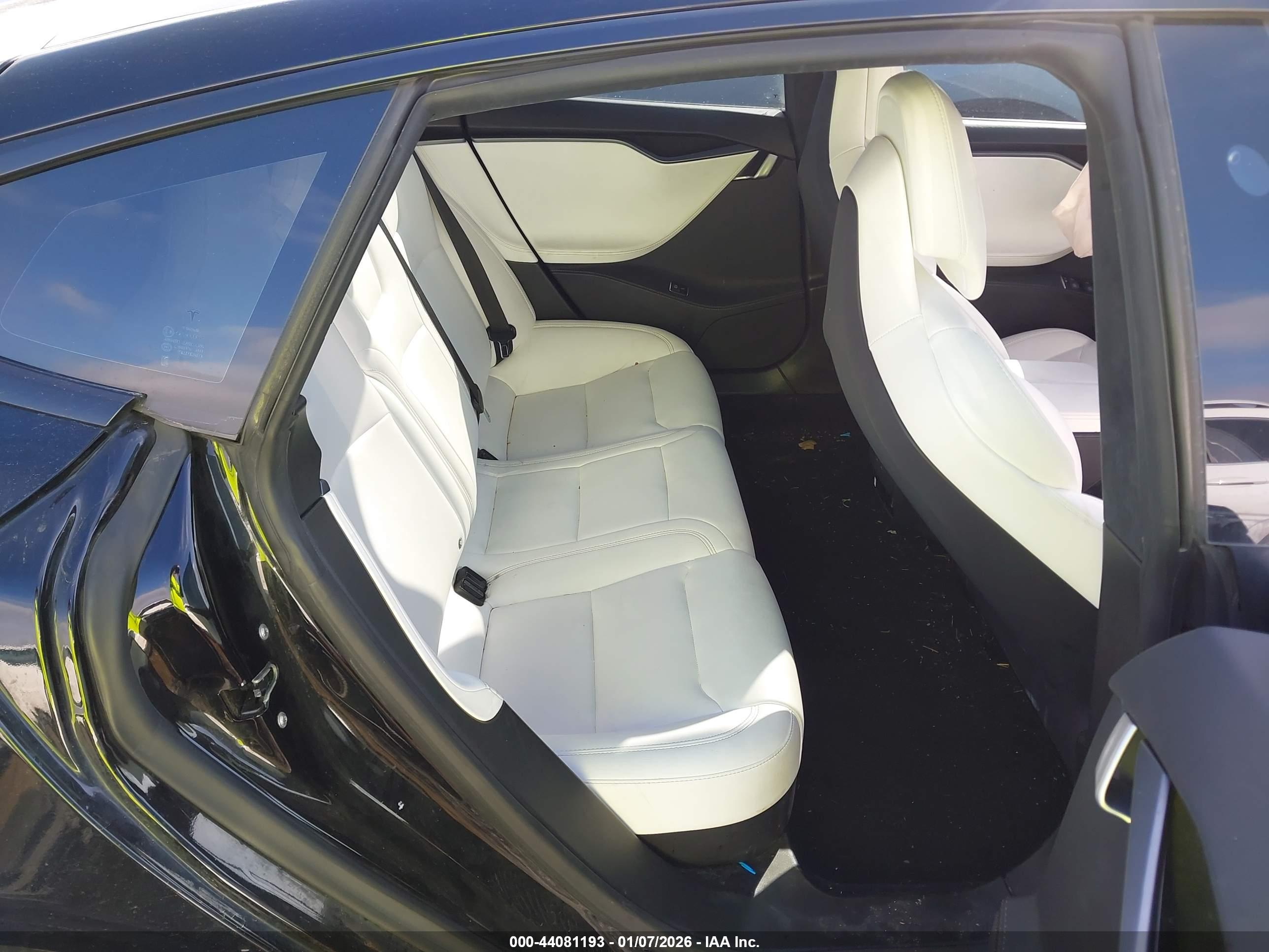 TESLA MODEL image 8