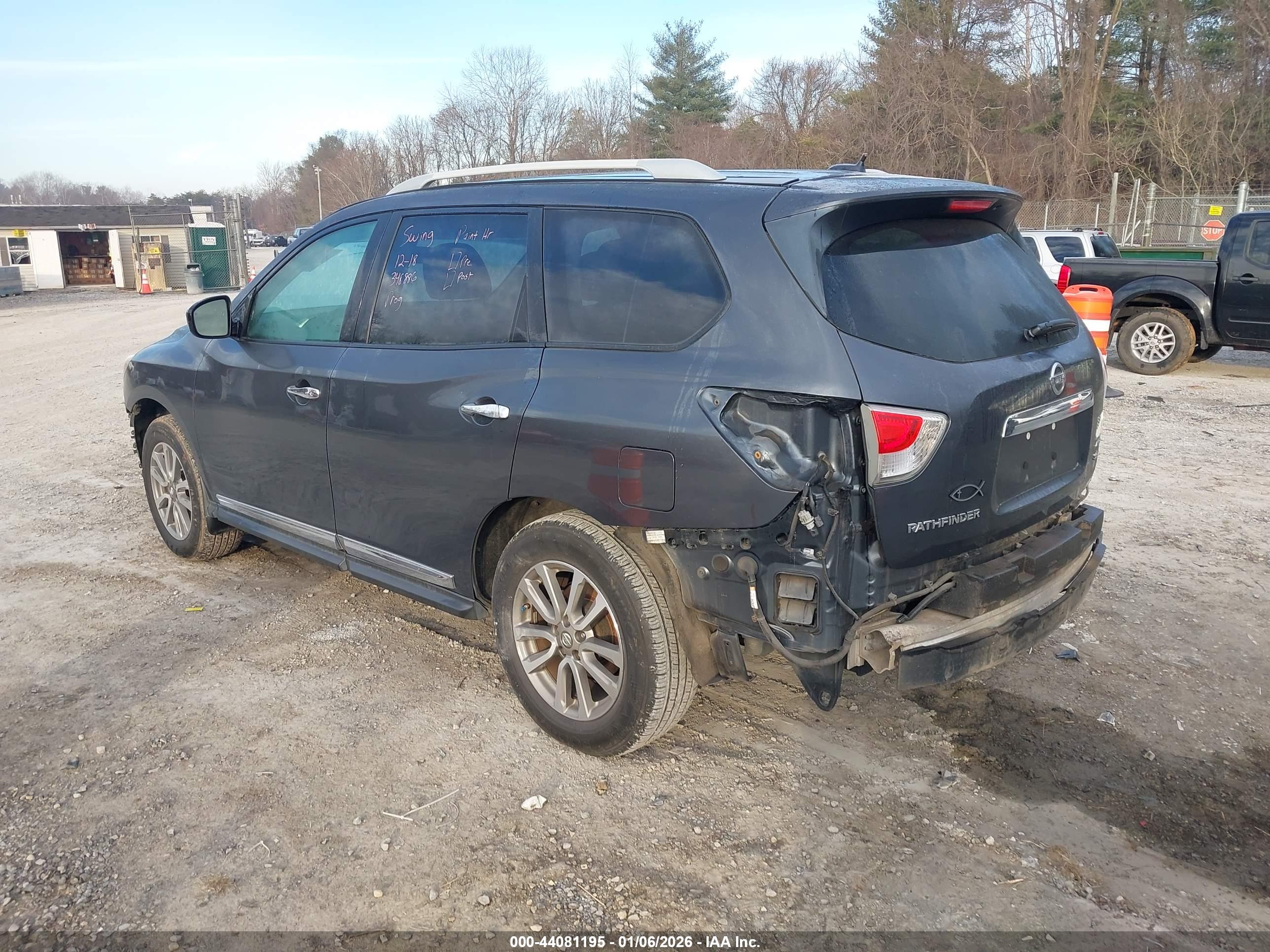 NISSAN PATHFINDER image 3