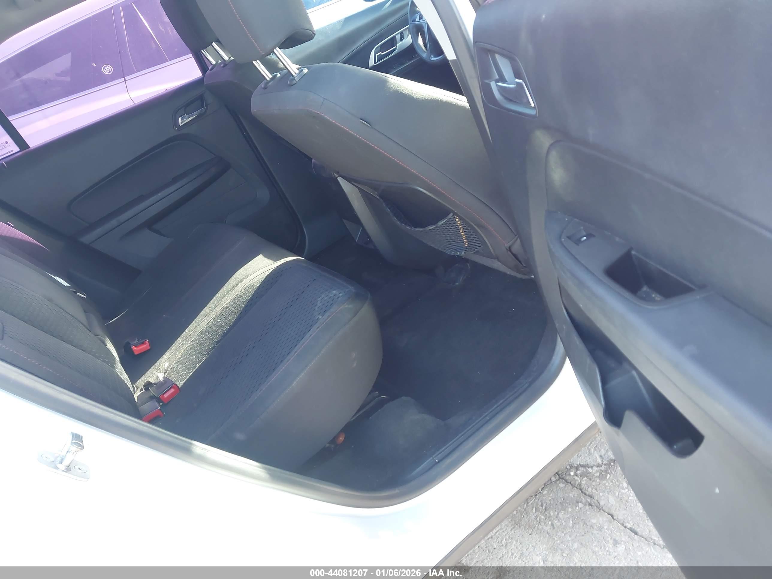CHEVROLET EQUINOX image 8